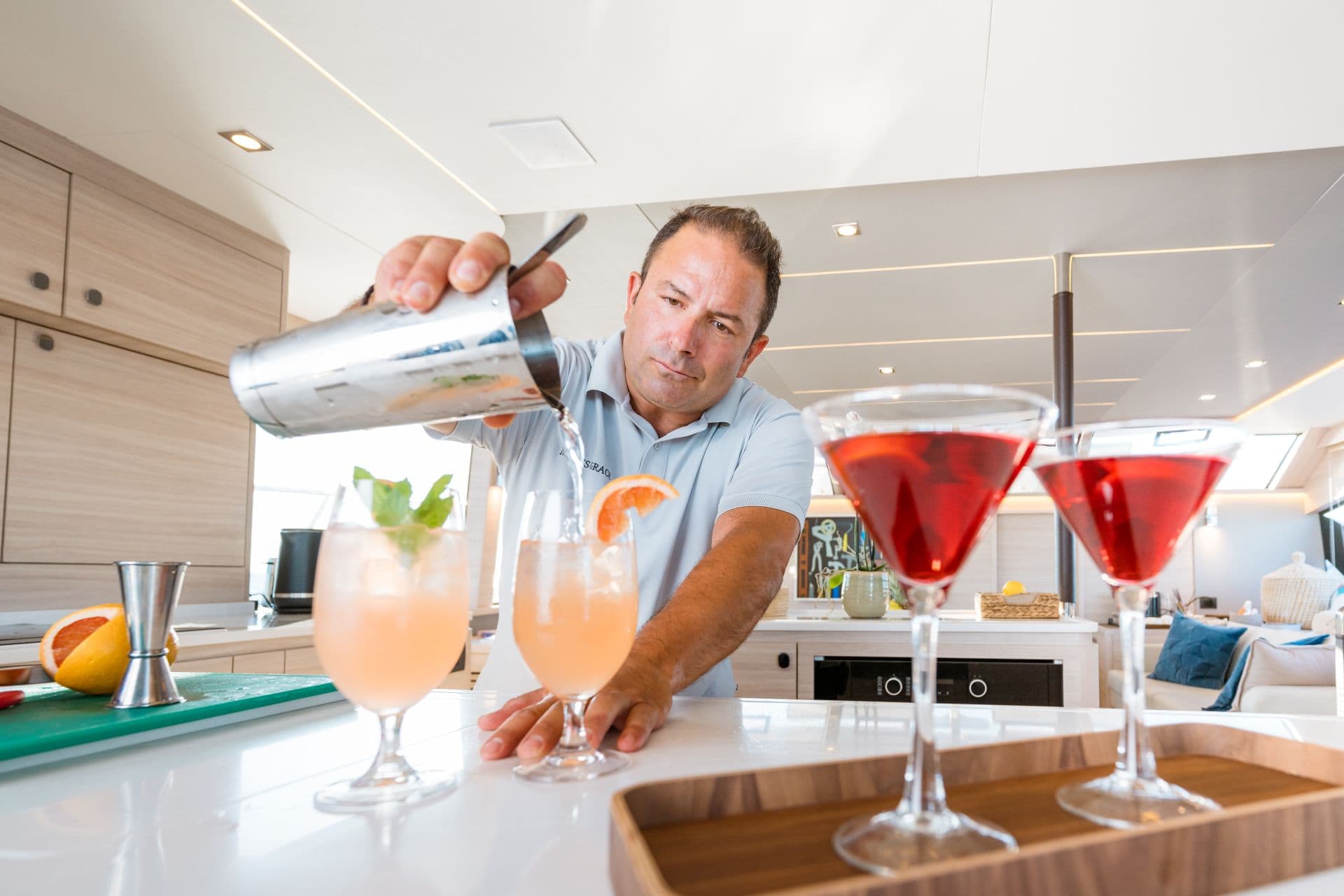 Cocktail/Breakfast bar