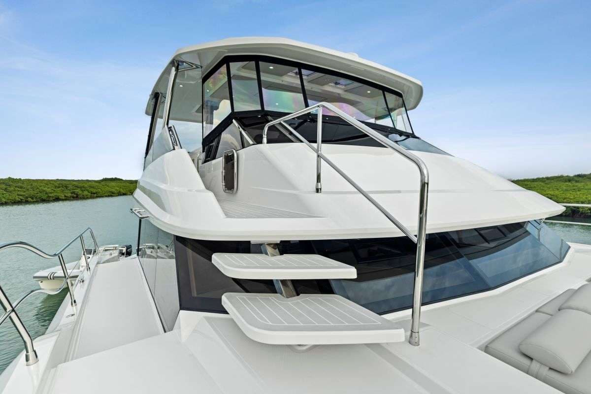 sister boat
