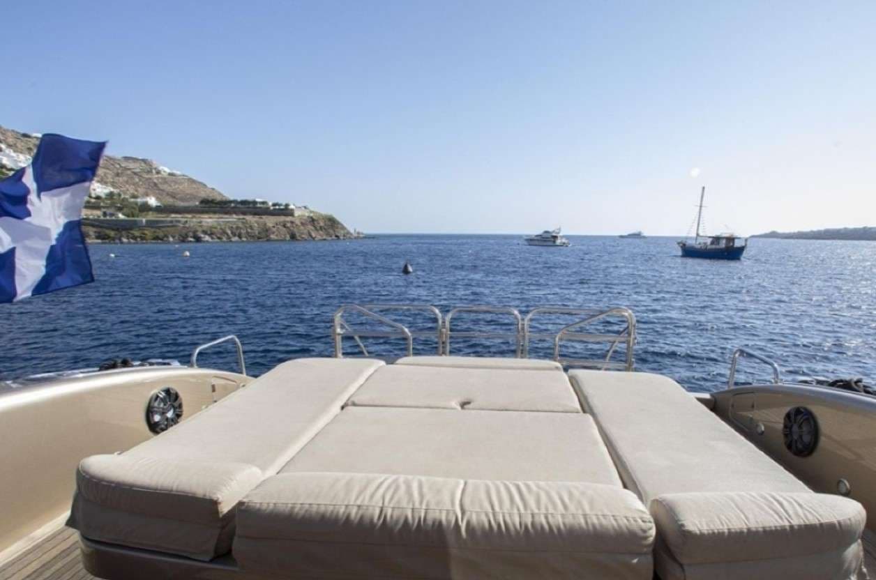 Aft sunbed