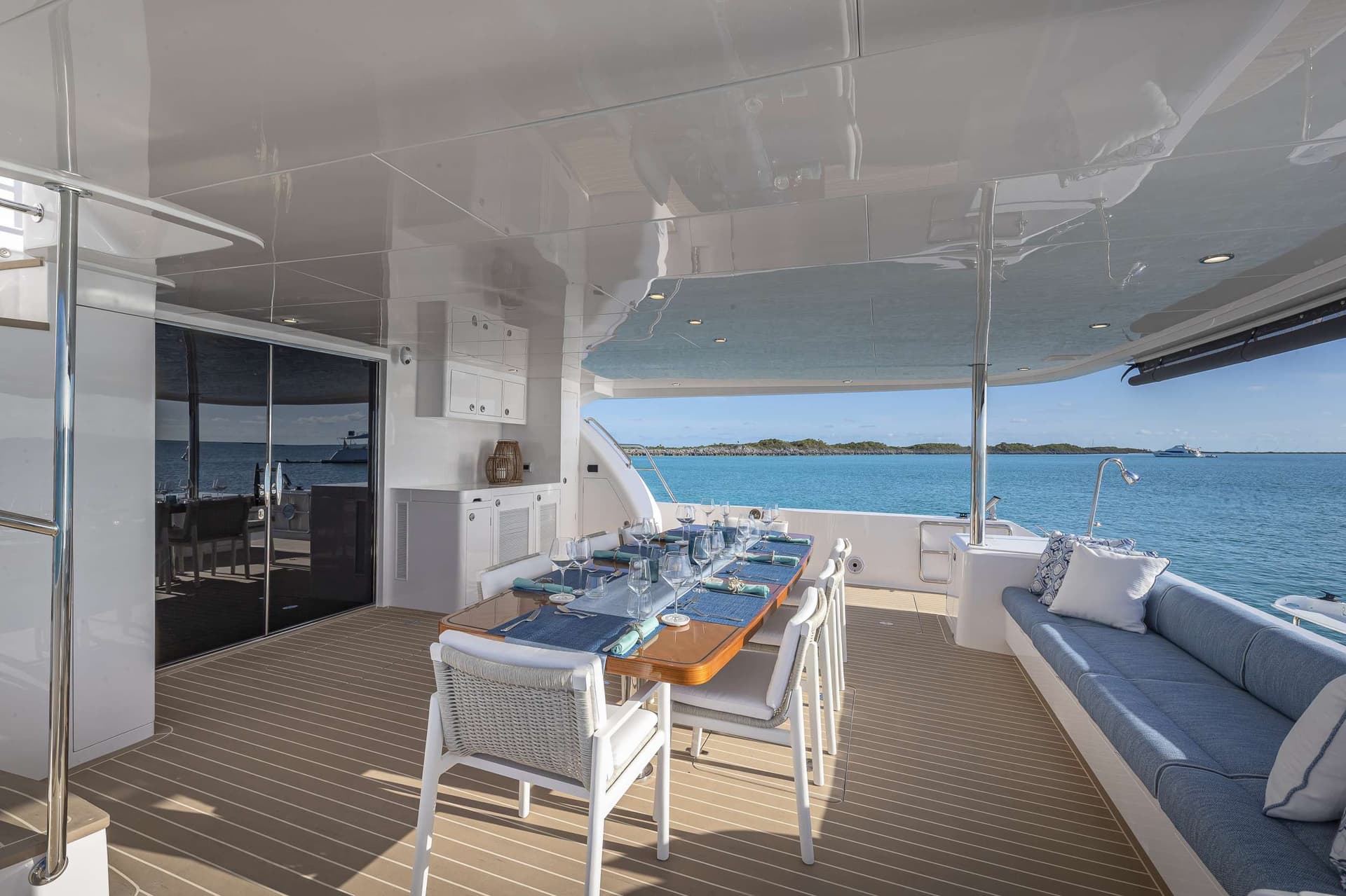 Aft Deck Seating and Additional Seating