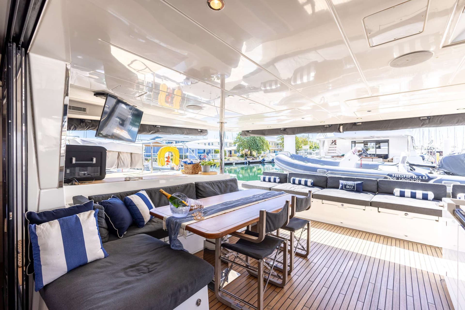 Mare Blu - aft dining