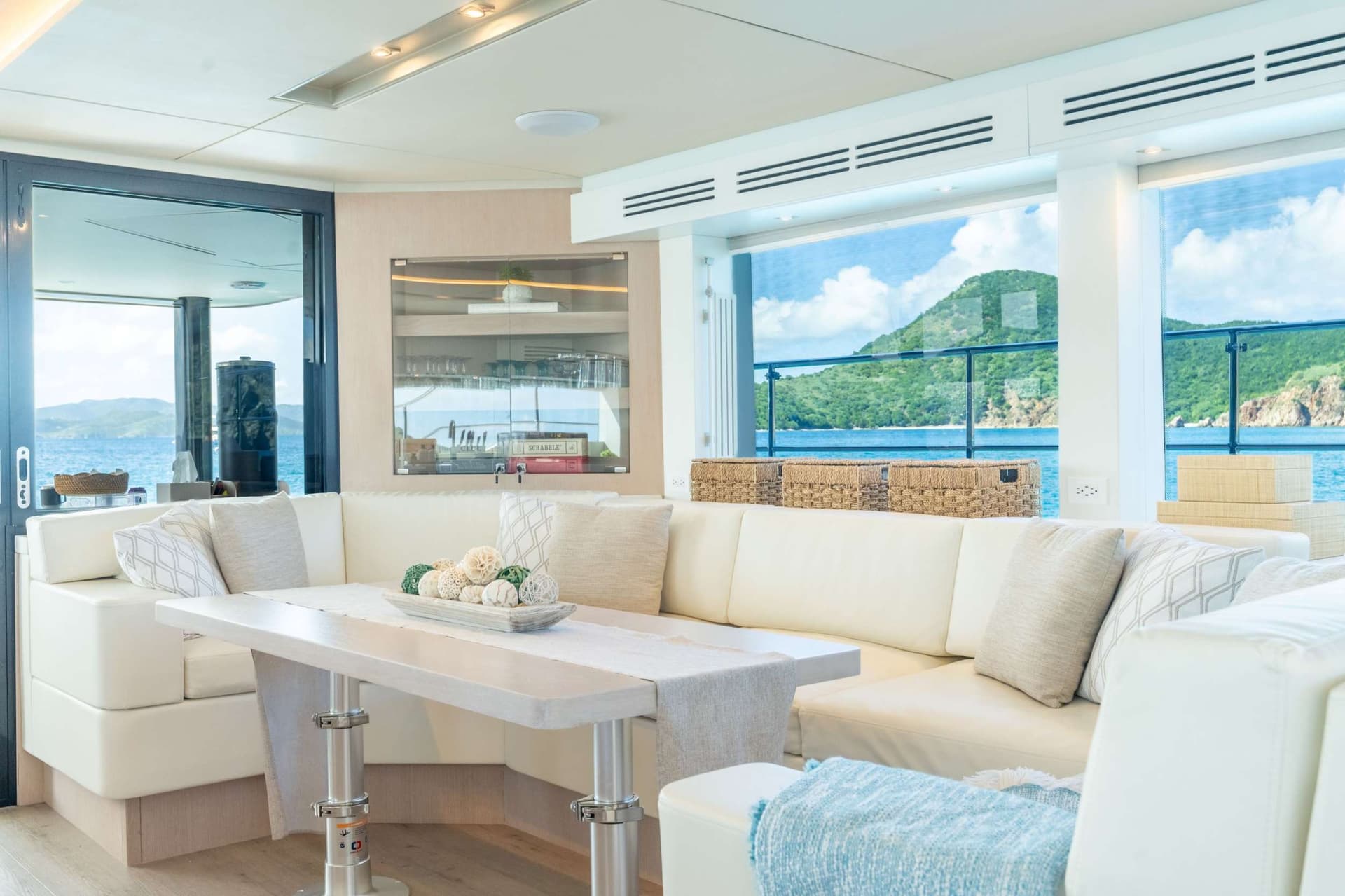 living room/dining room