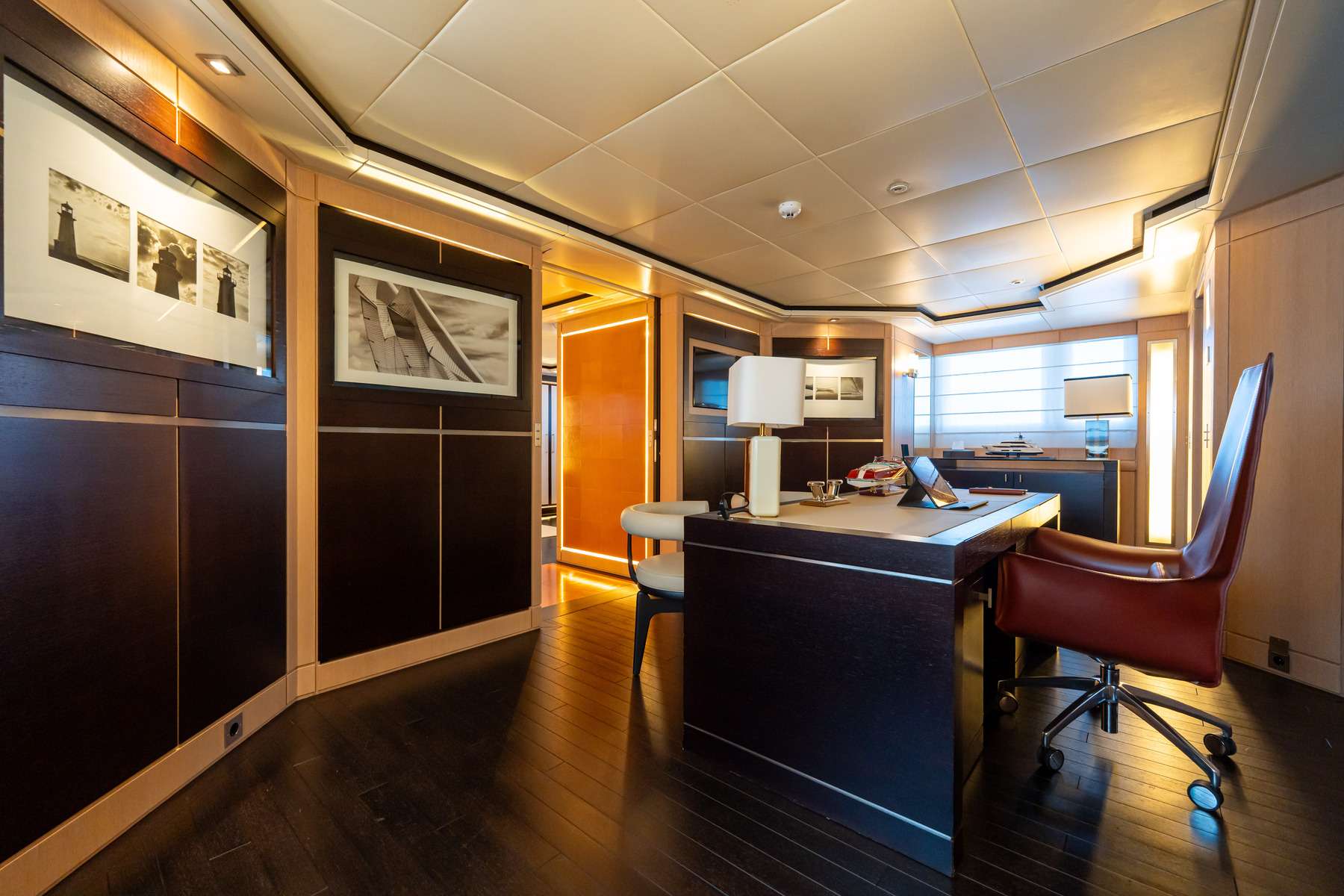 Master cabin office zone