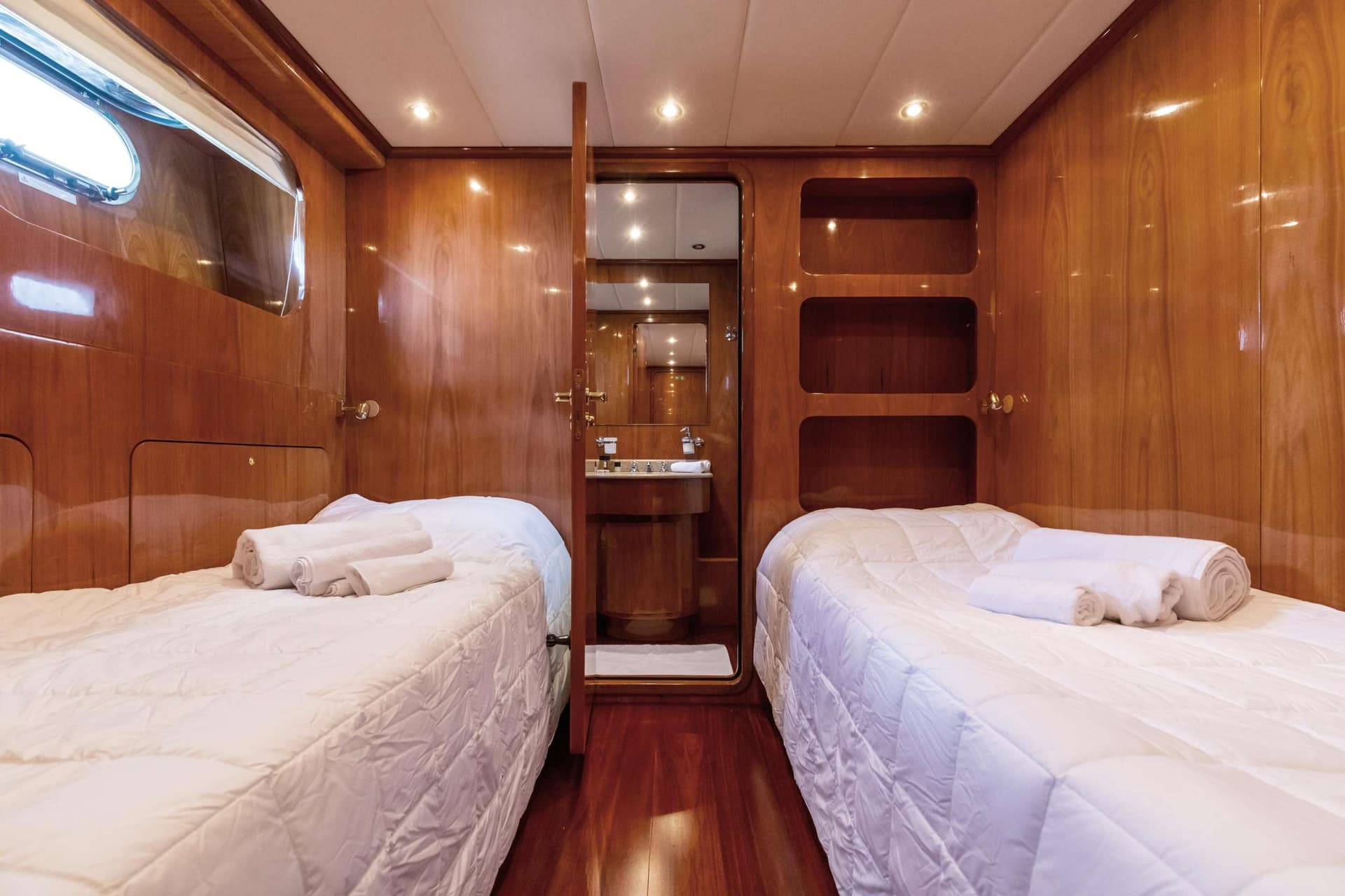 Twin Cabin