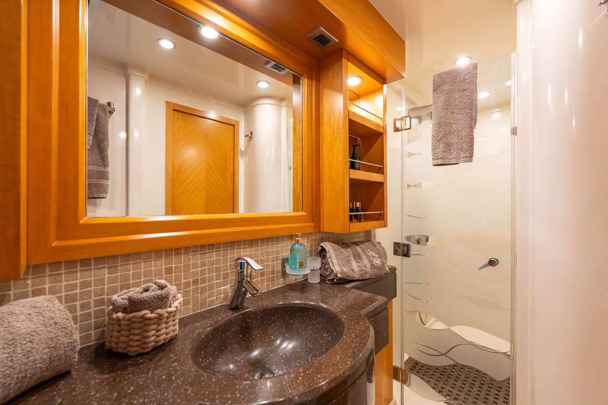 Master Cabin bathroom