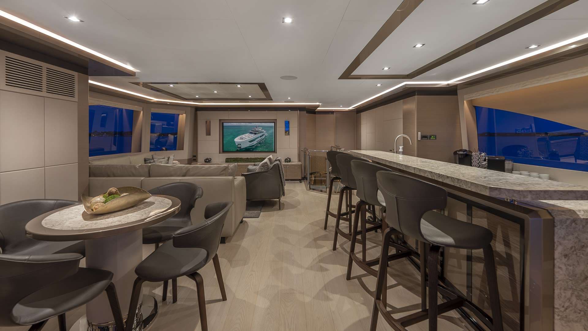 Sky Lounge with bar