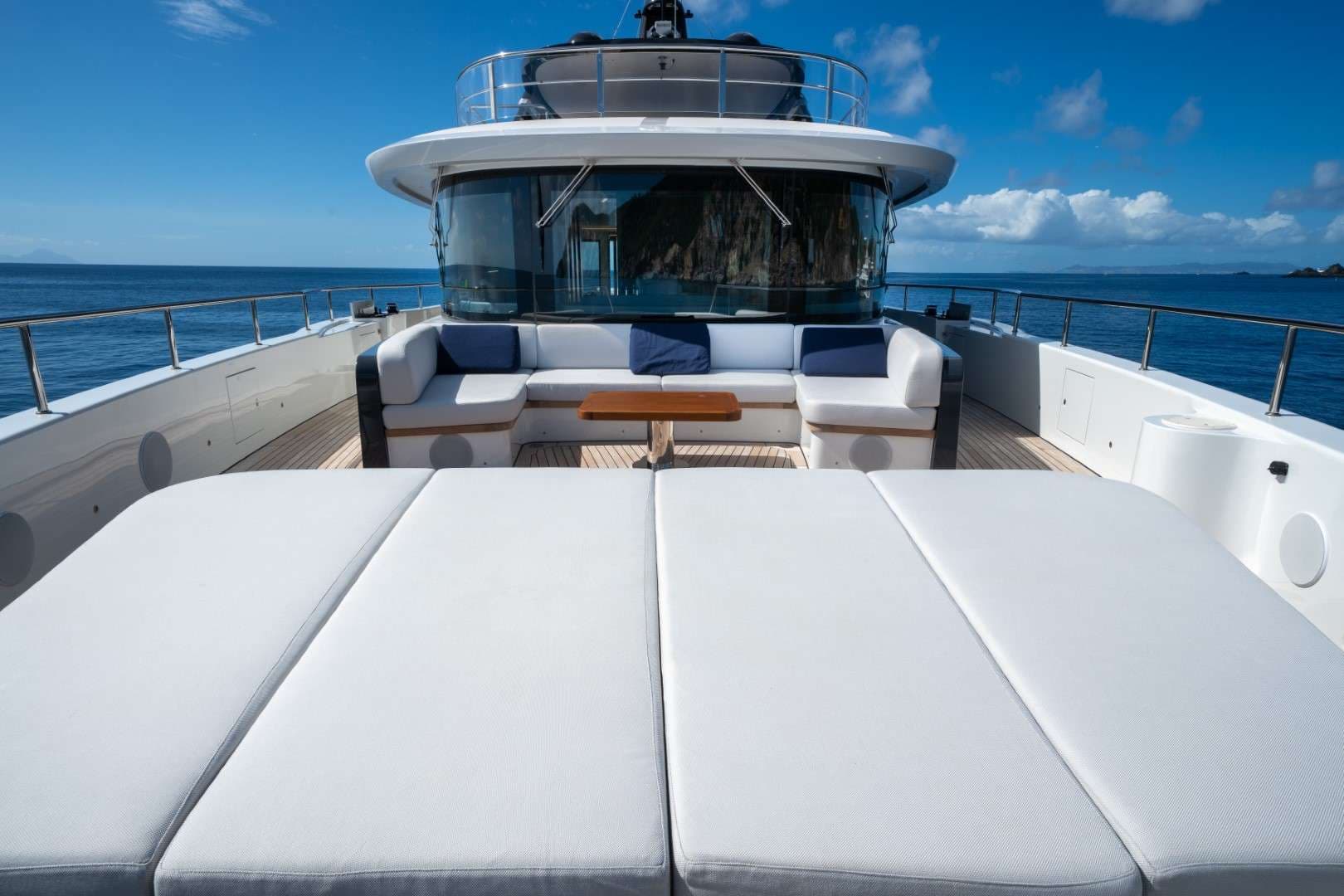 Foredeck Lounge