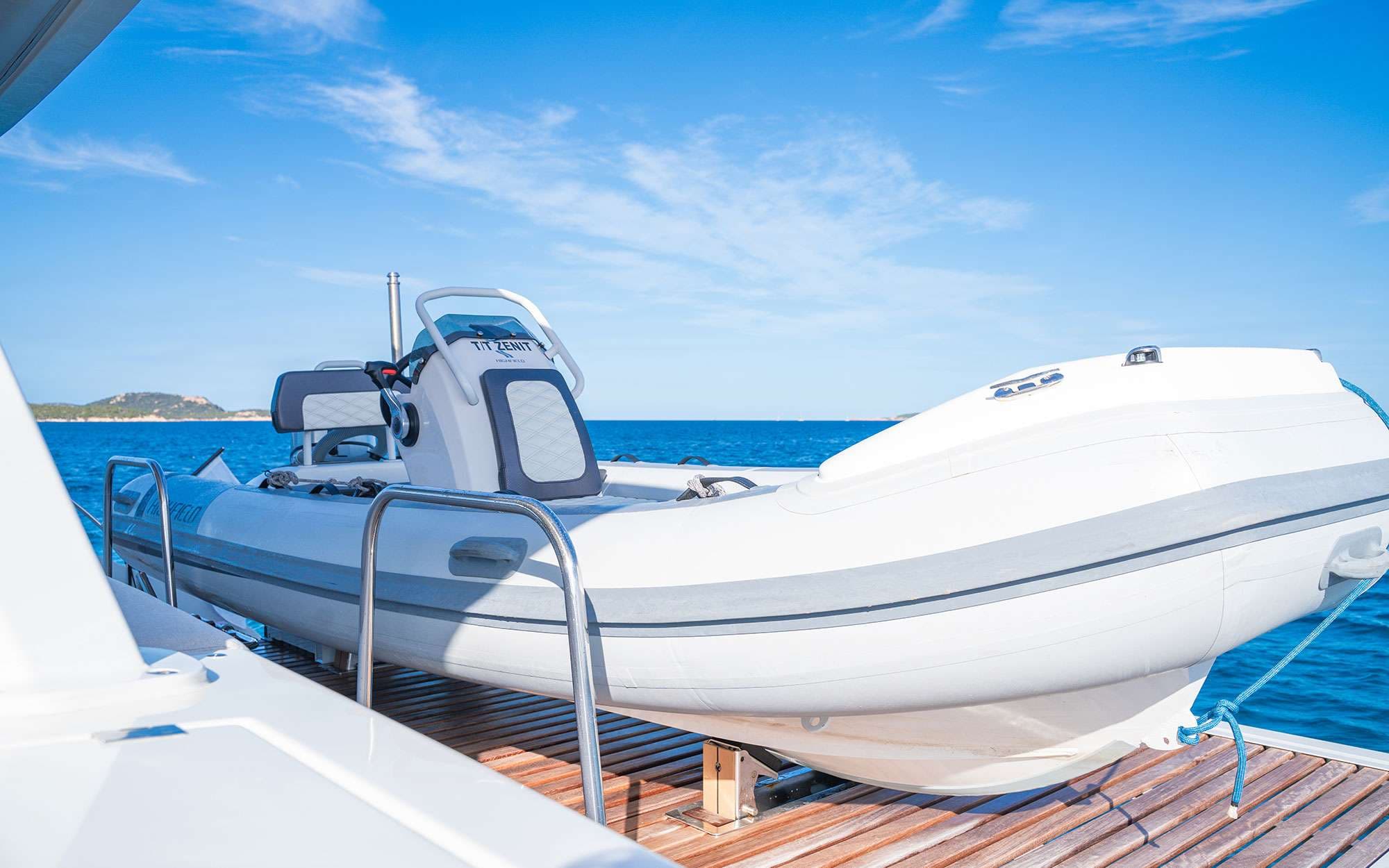 ZENIT - Tender on the stern