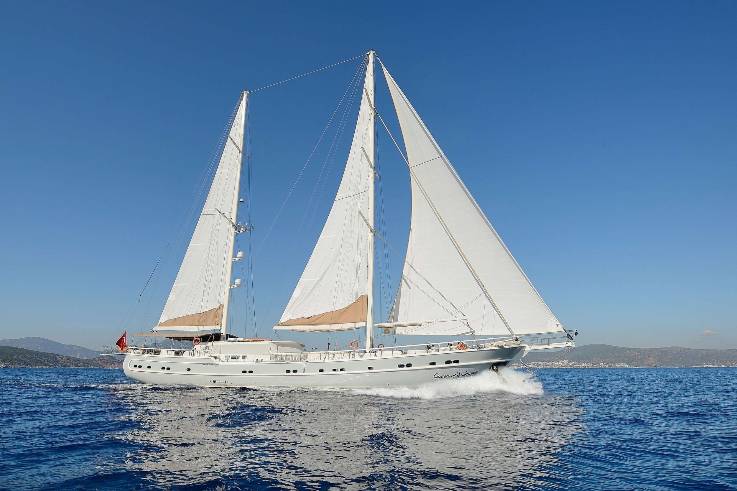 QUEEN OF SALMAKIS – Custom