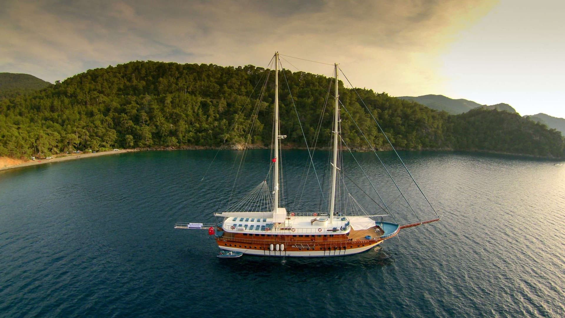 QUEEN ATLANTIS