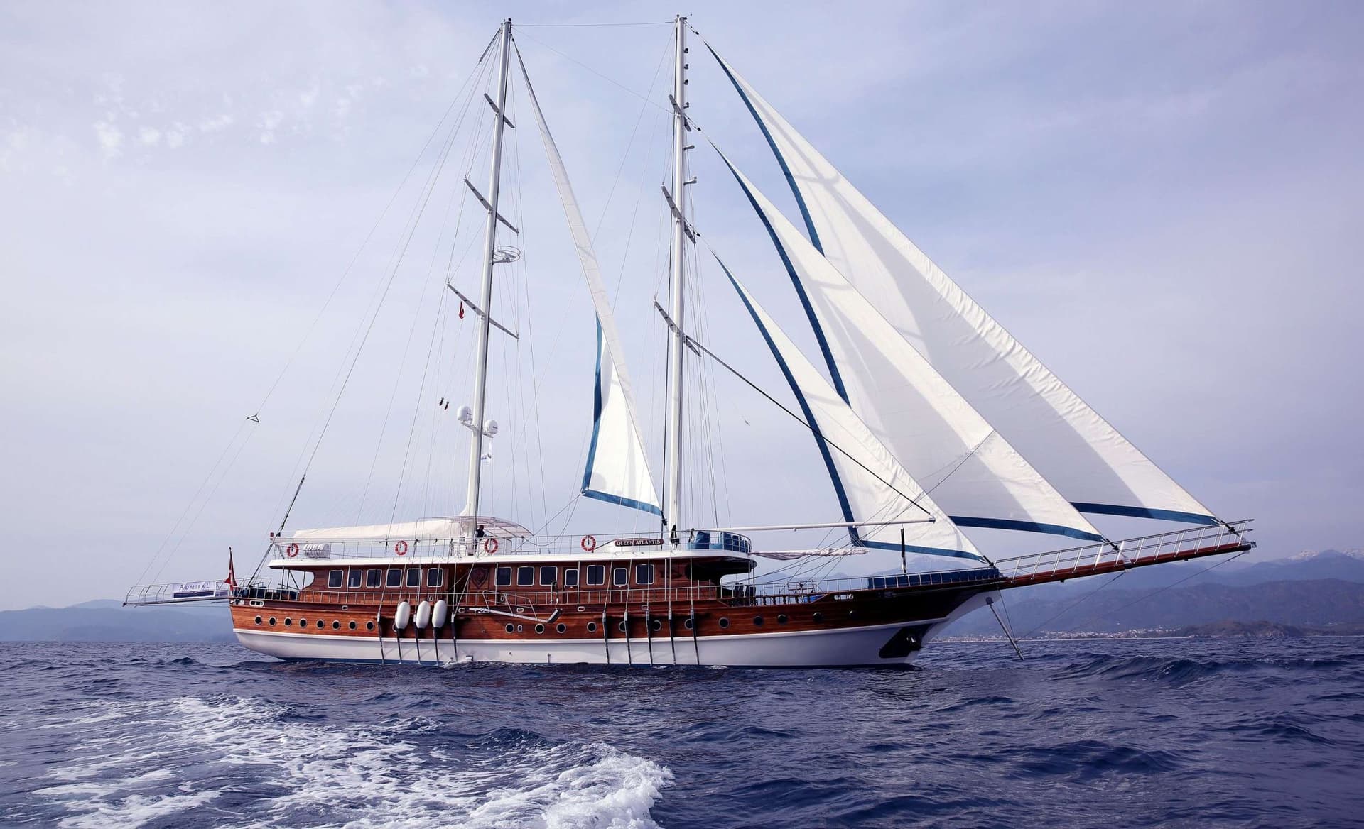 QUEEN ATLANTIS – Admiral Marine
