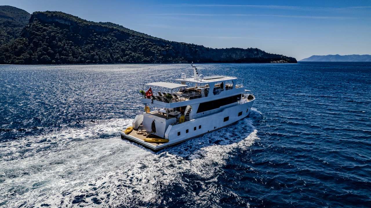 LILA TRAWLER