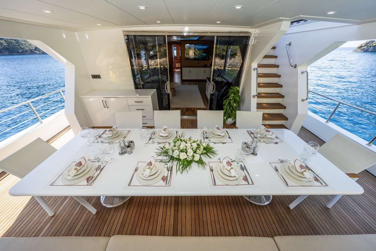 LILA TRAWLER