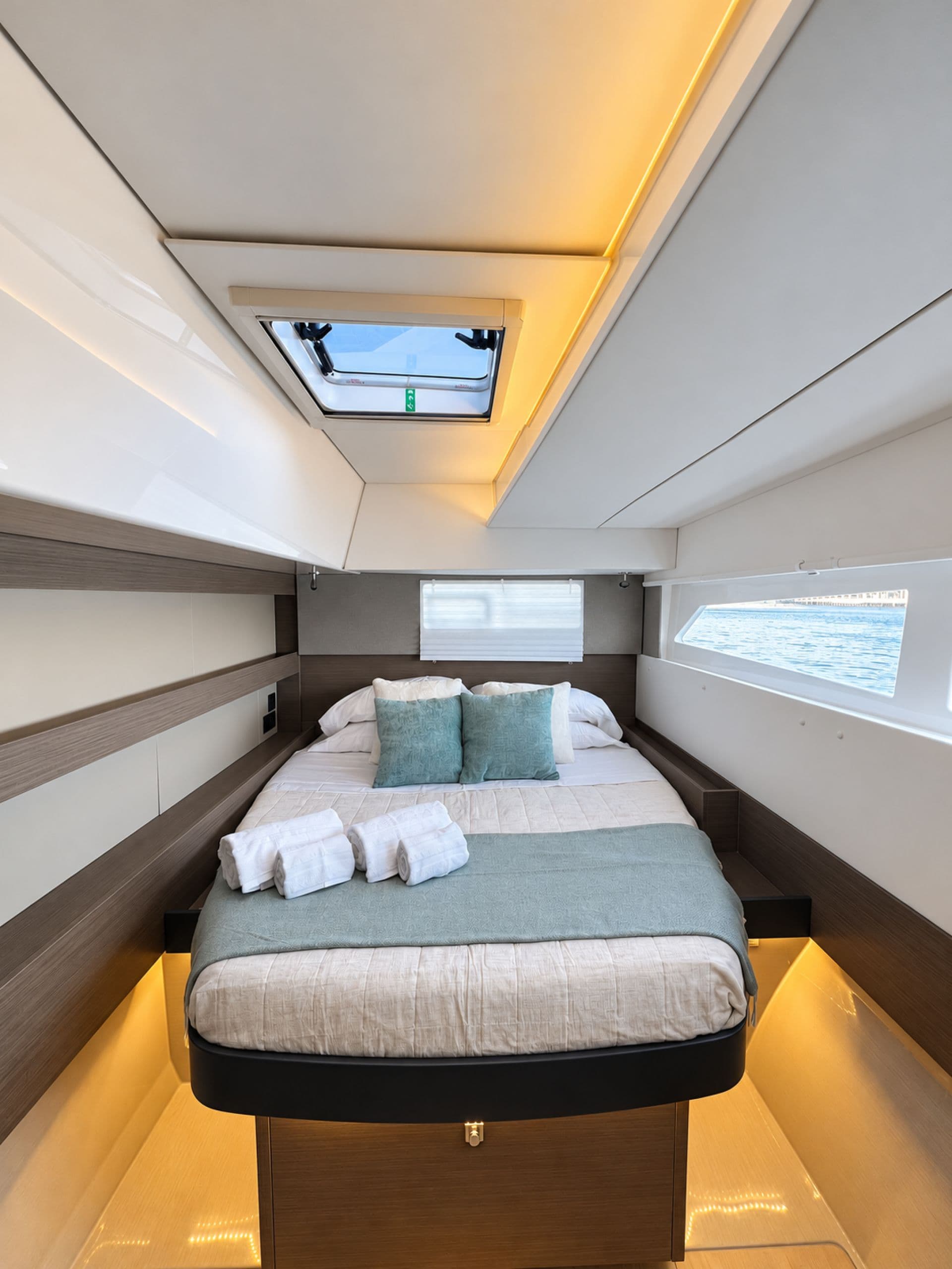 stern port cabin