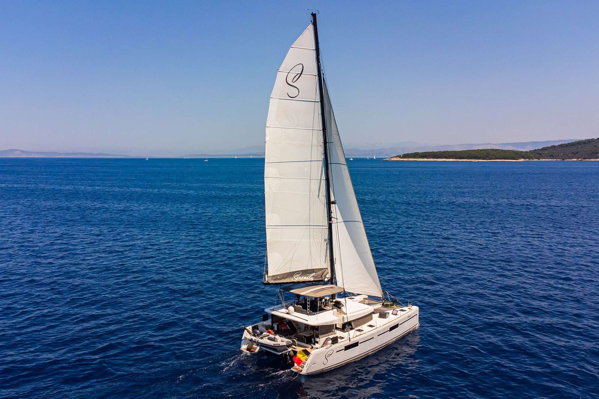 SERENITY (Lagoon 52F) – Lagoon