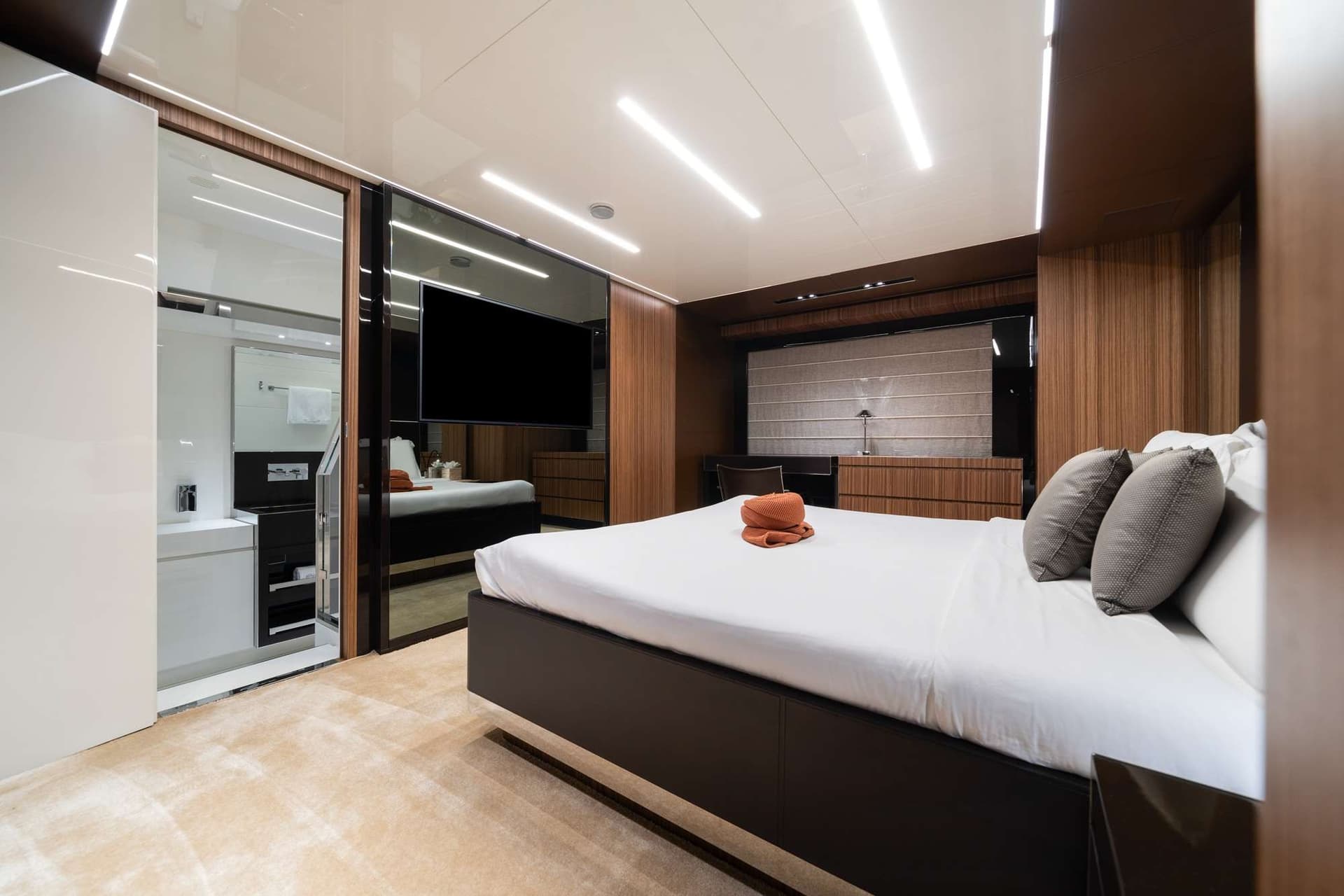 HP6 - Master stateroom - 2024