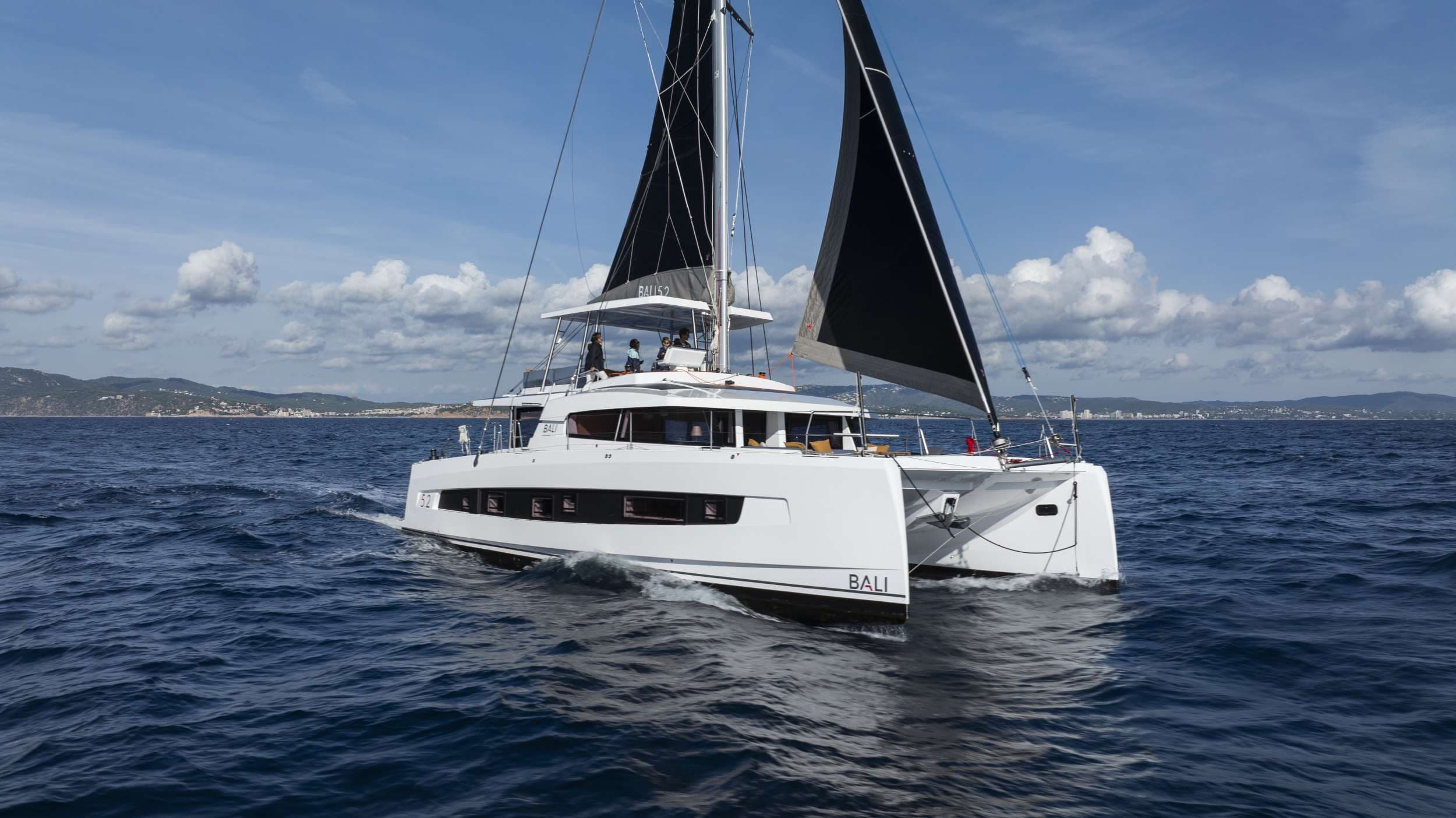 DISFRUTONA – Bali Catamarans