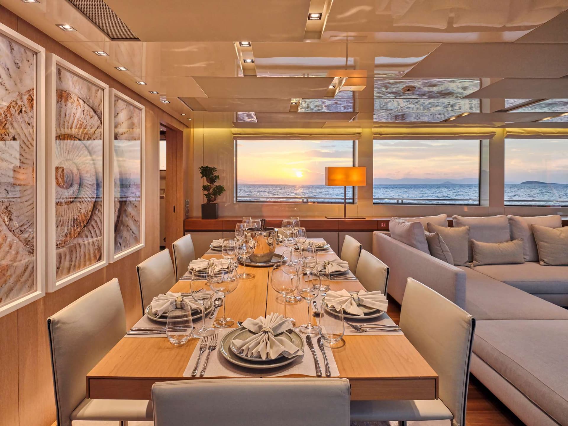 GOLDEN YACHT