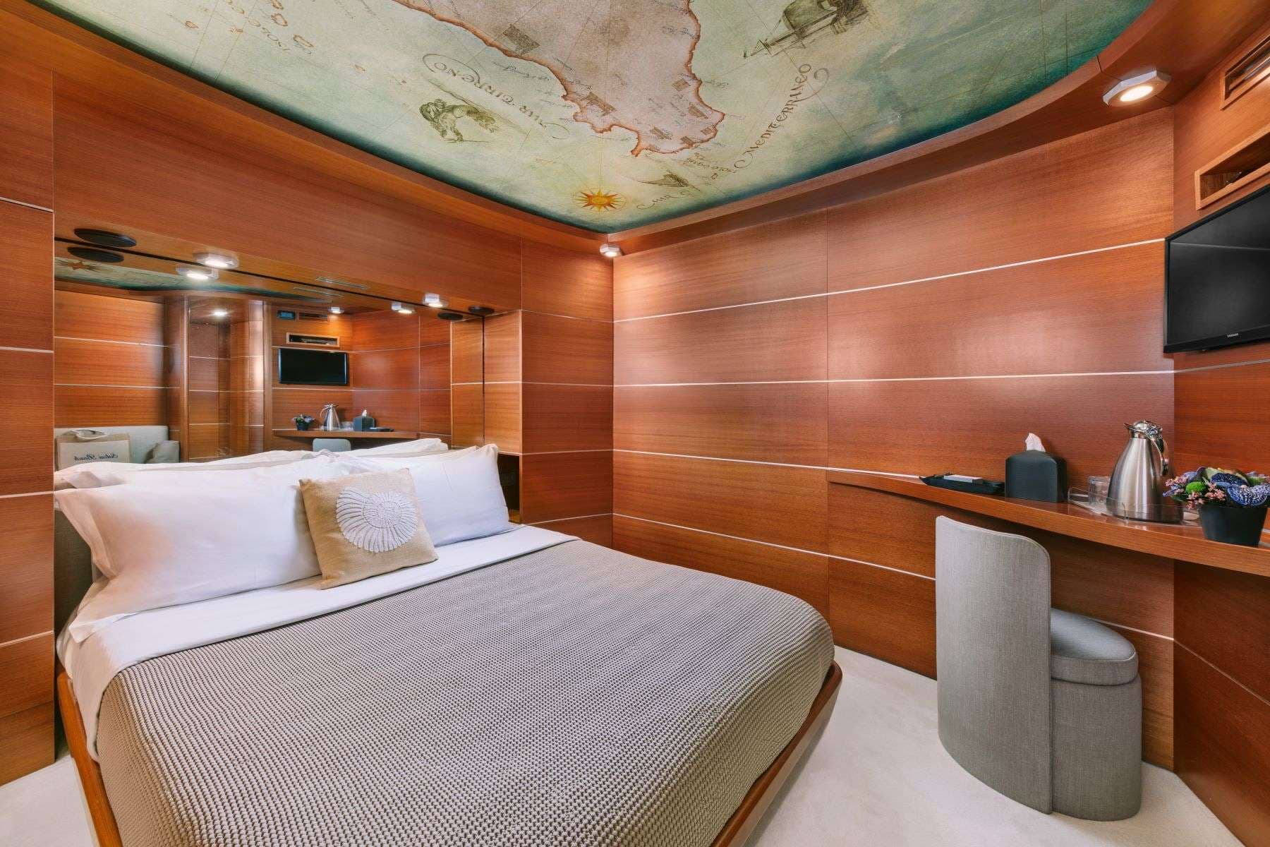 Double cabin