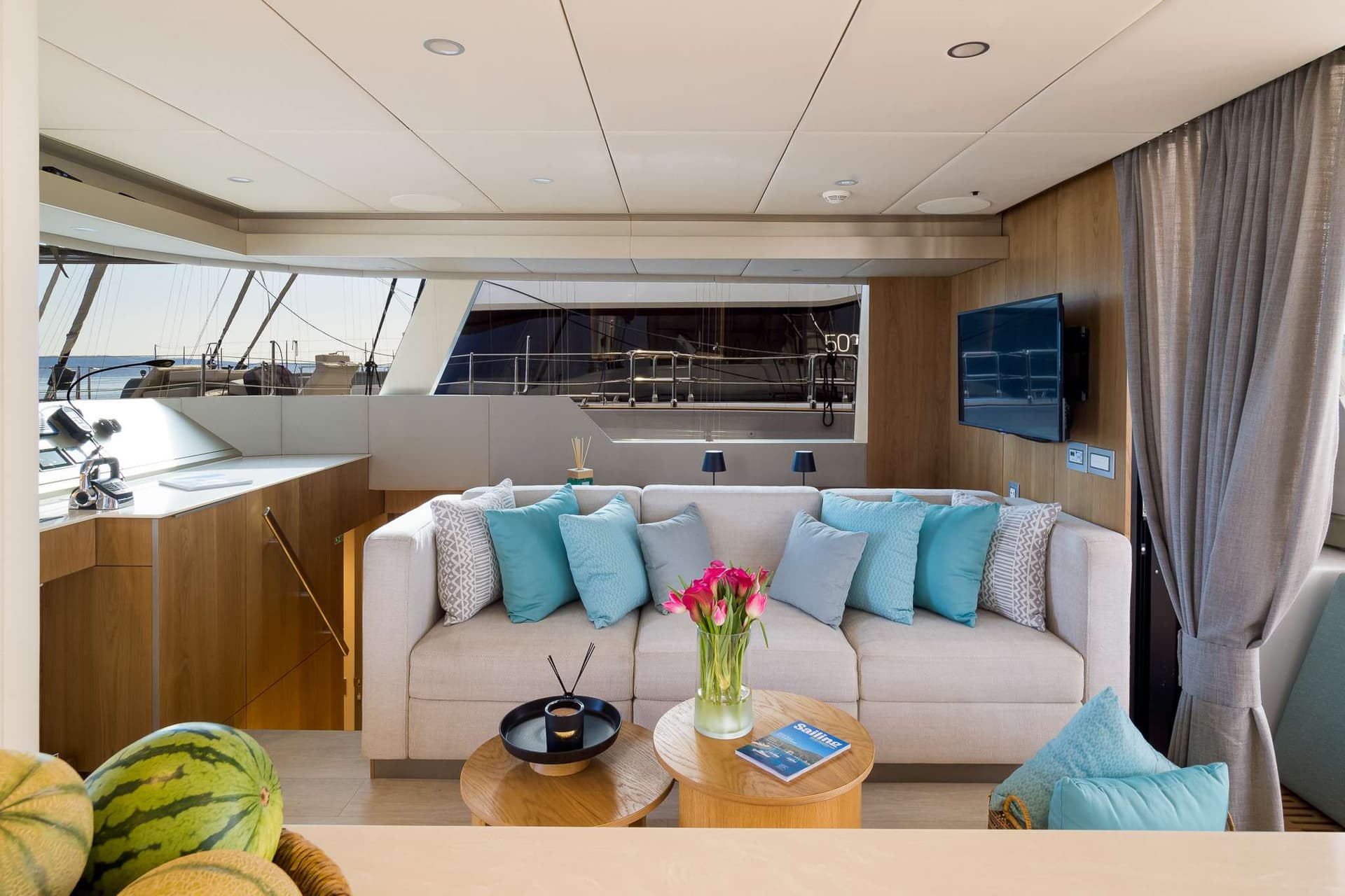 Sunreef 50 ZARA saloon