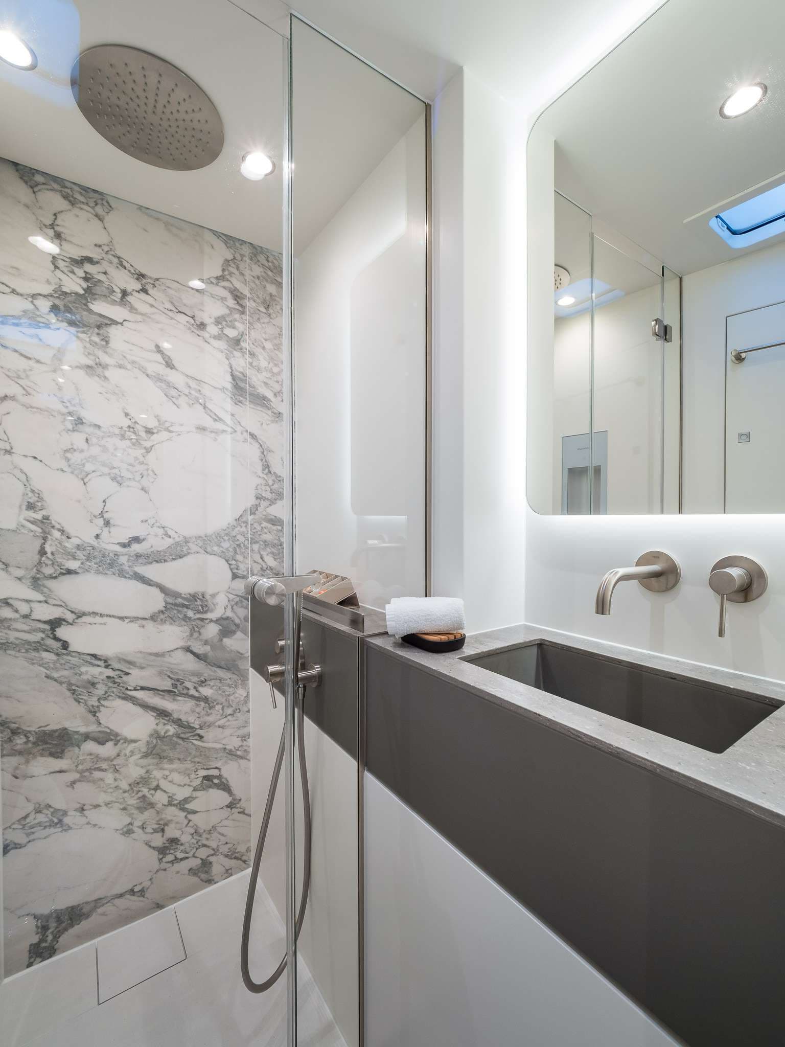 Sunreef 50 ZARA Guest toilet