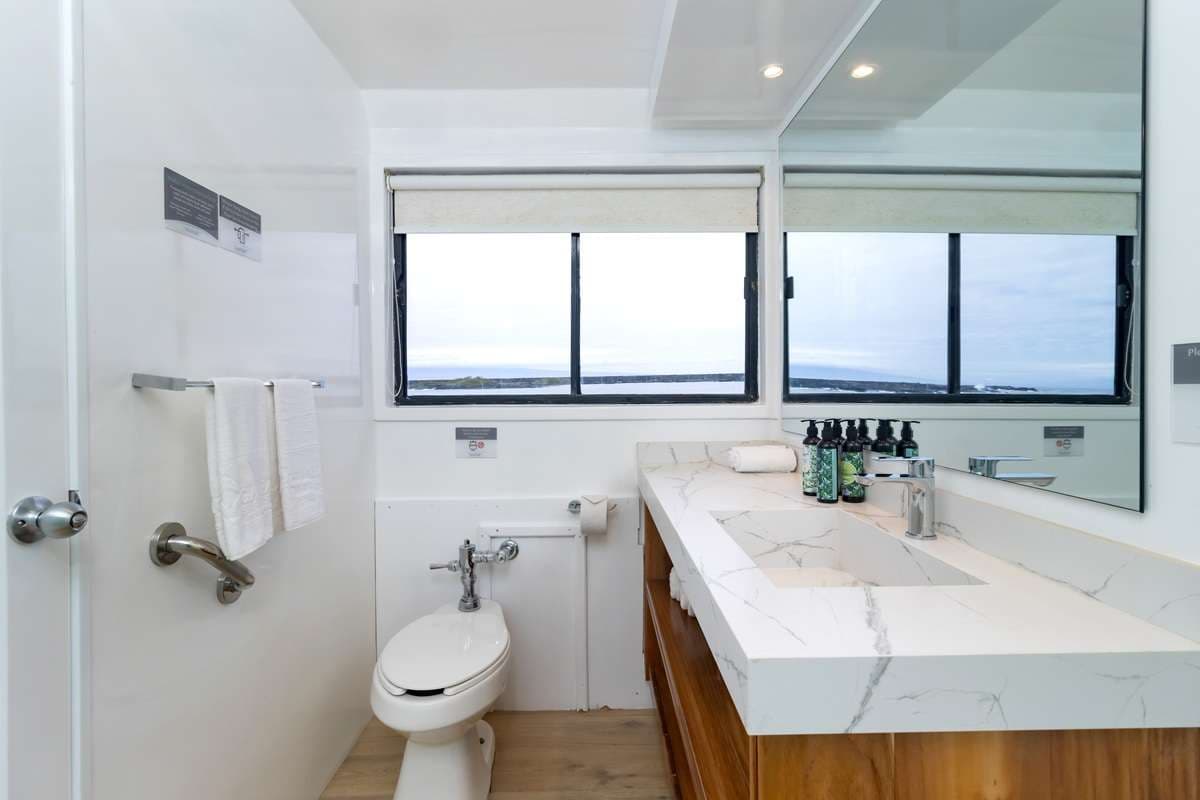 Sea Star Suite Bathroom