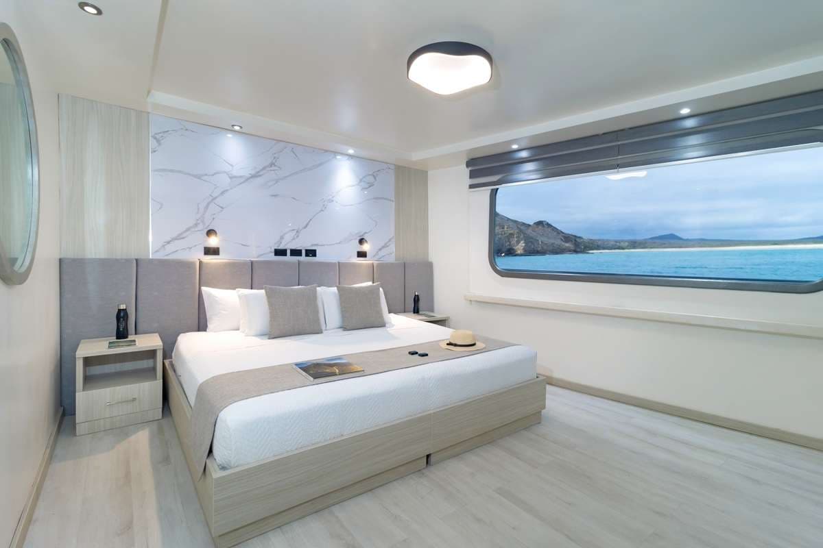 Balcony cabin king