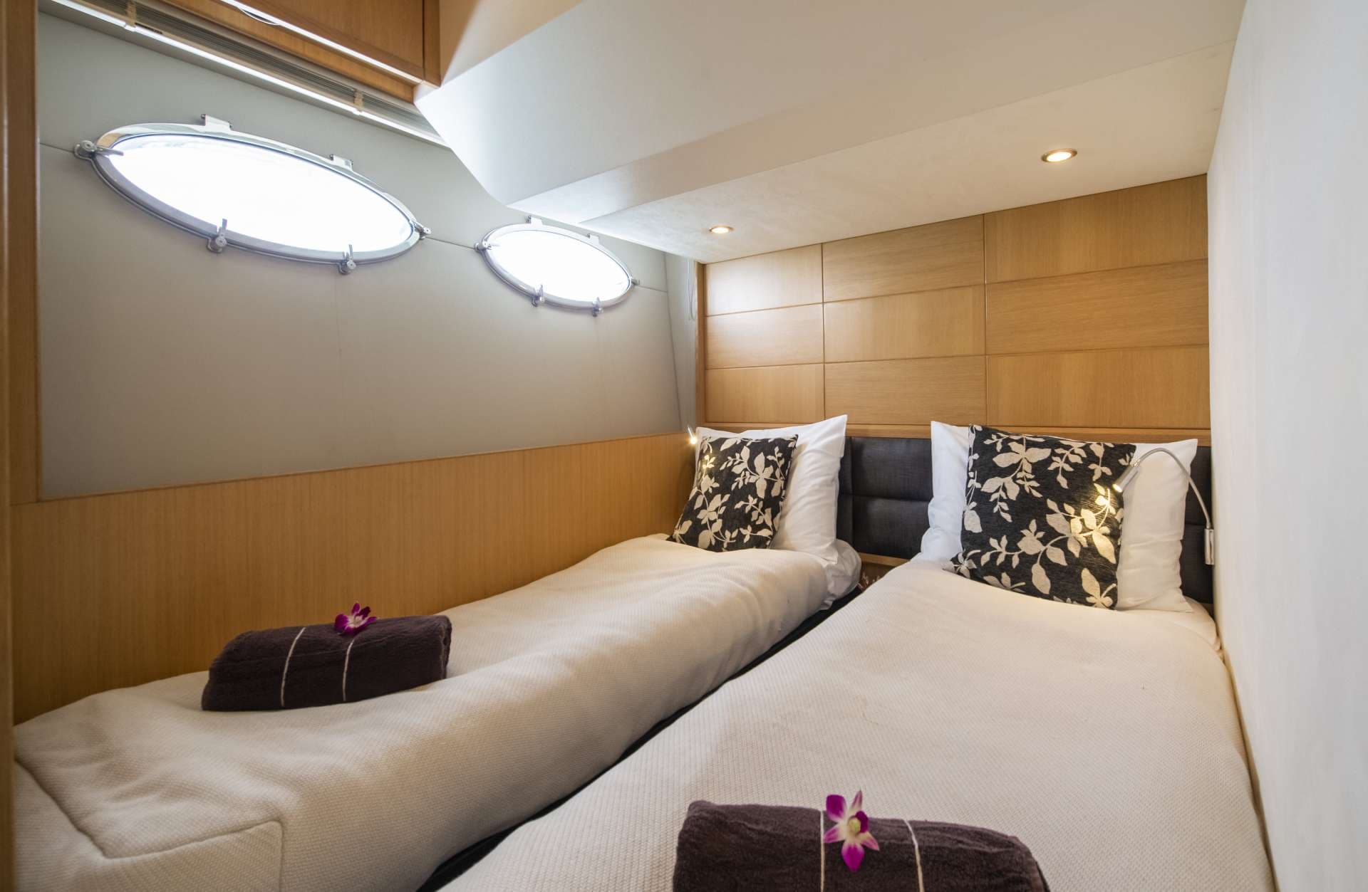 Twin cabin