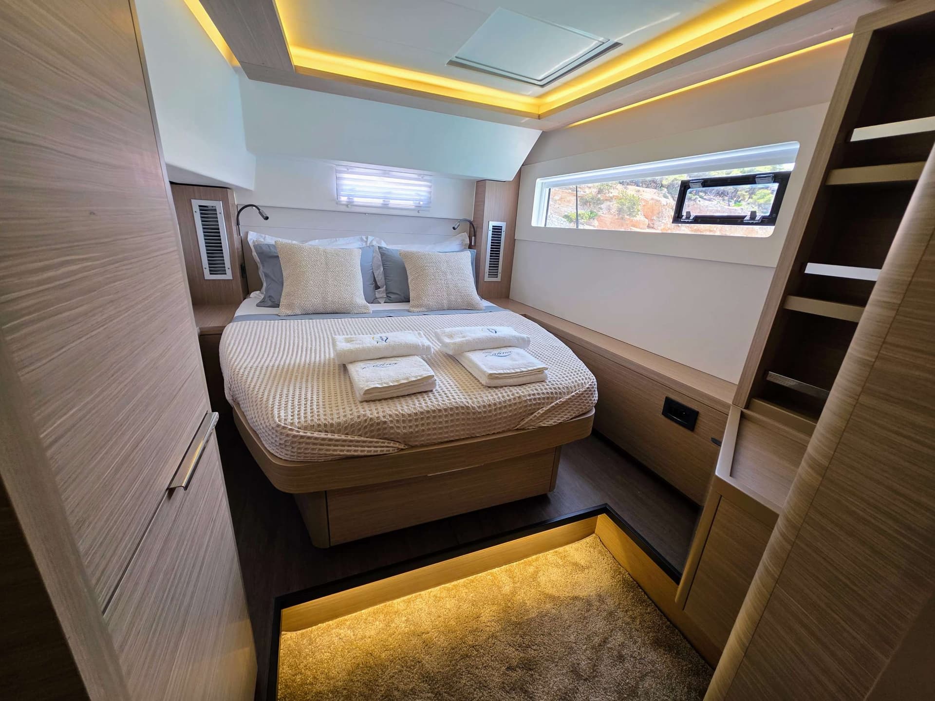Double cabin