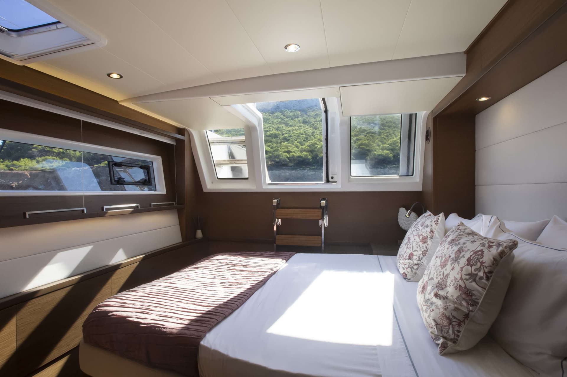 Double cabin III