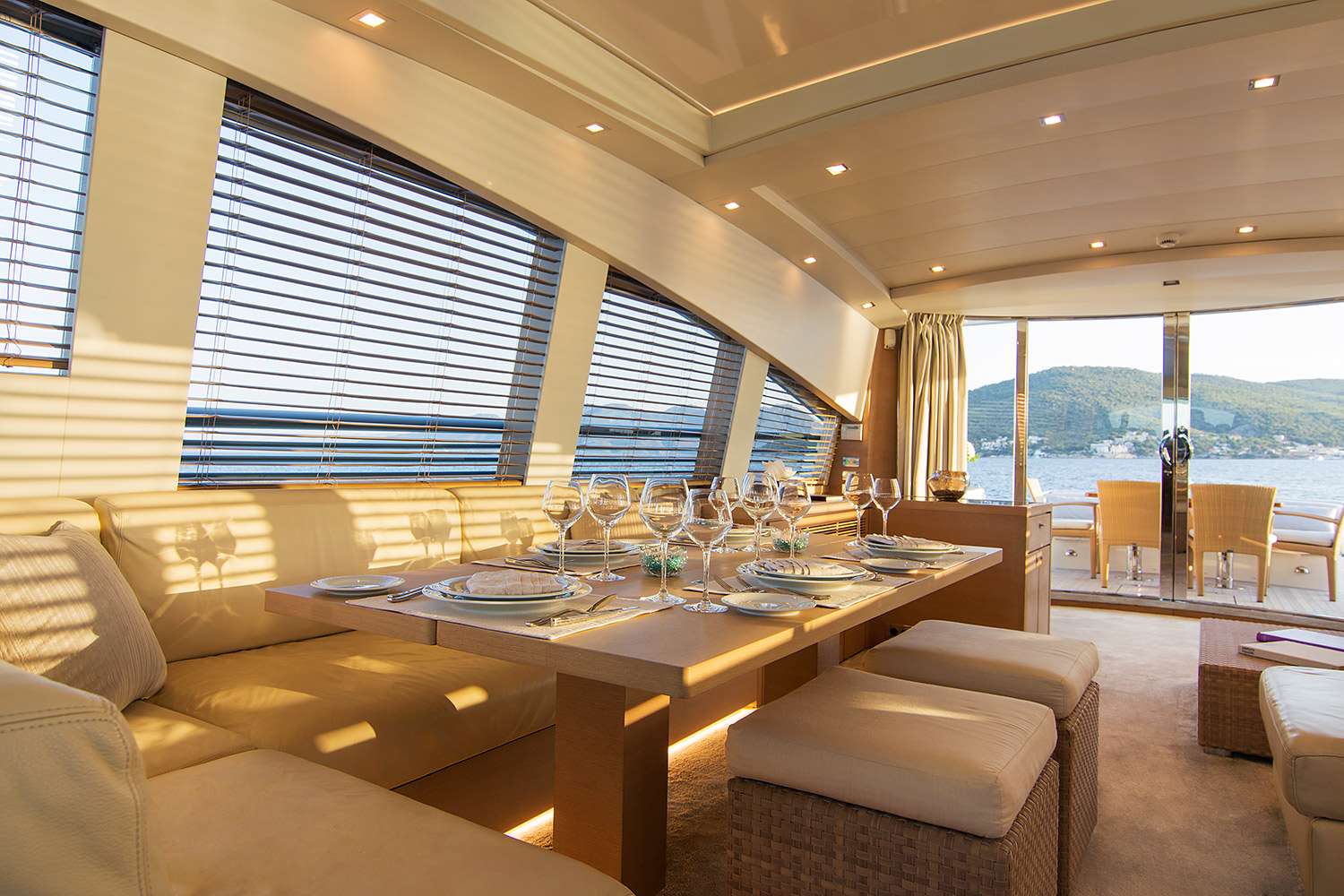 Salon - Dining area
