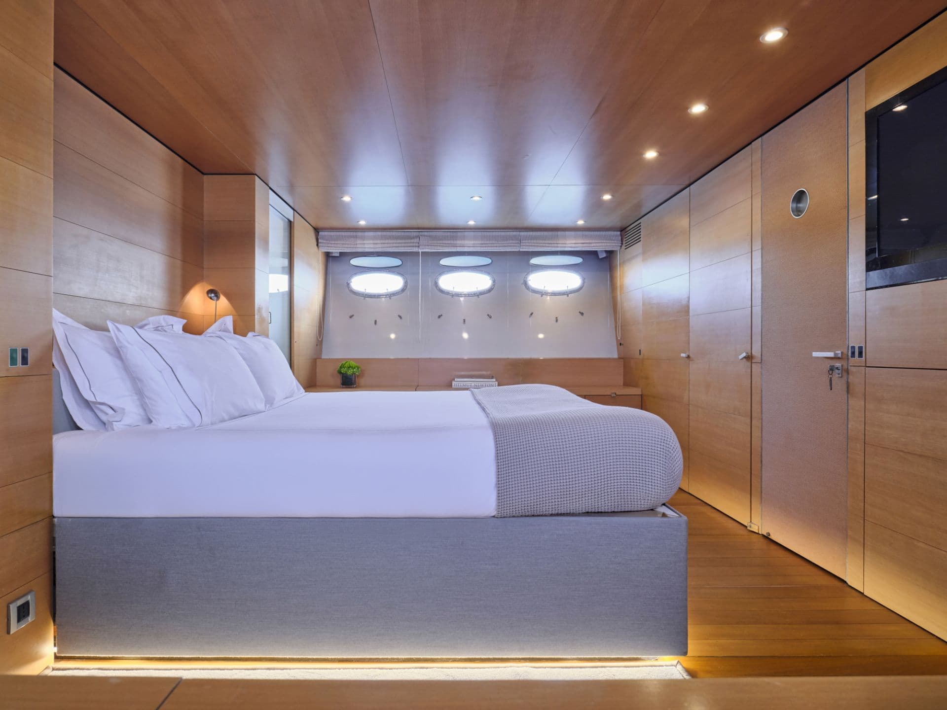 Double Cabin