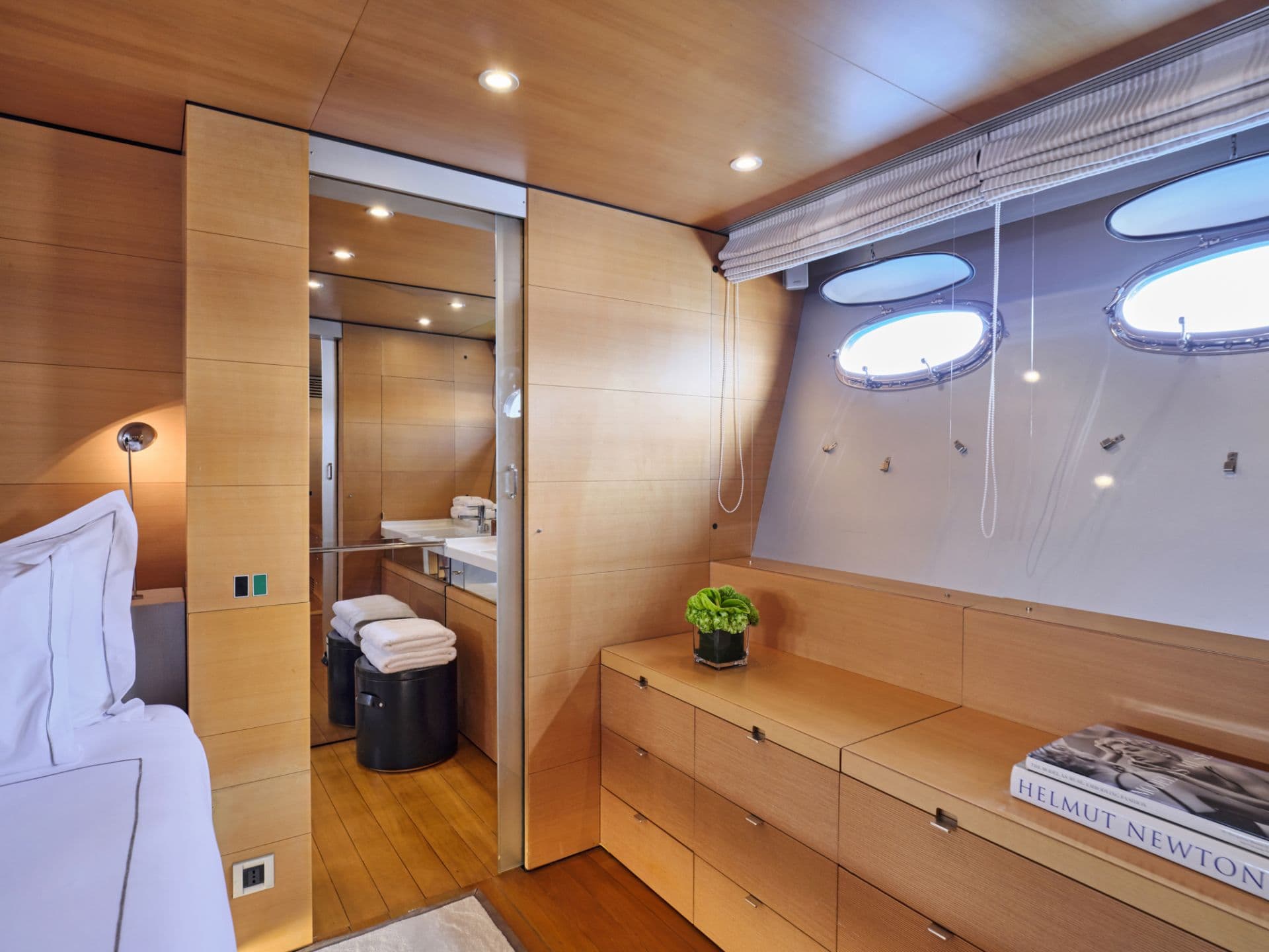 Double Cabin bathroom