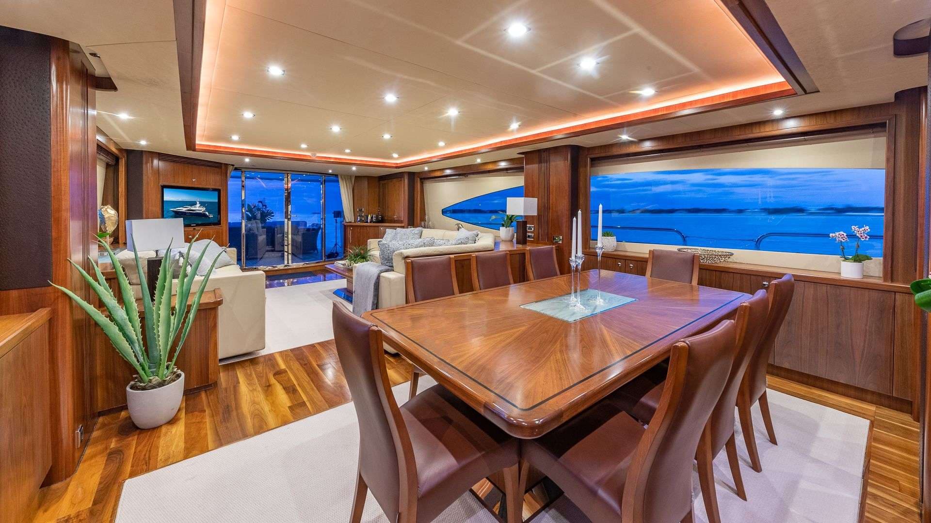 Formal Dining