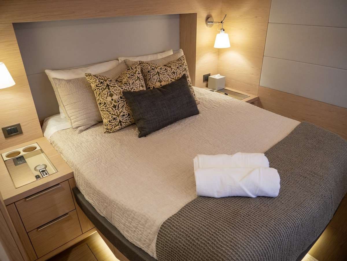 Queen Cabin