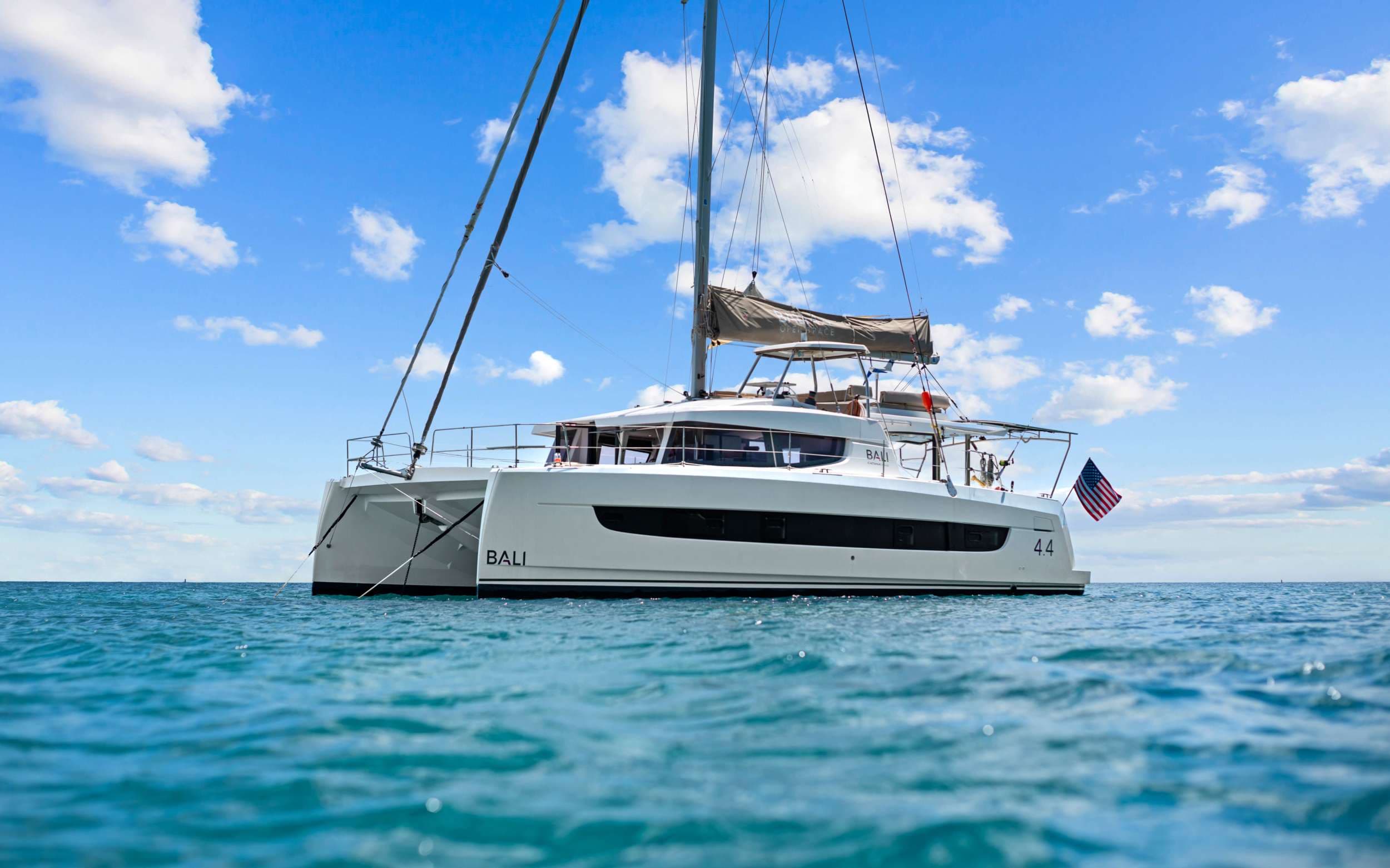 MAH NA MAH NA – Bali Catamarans