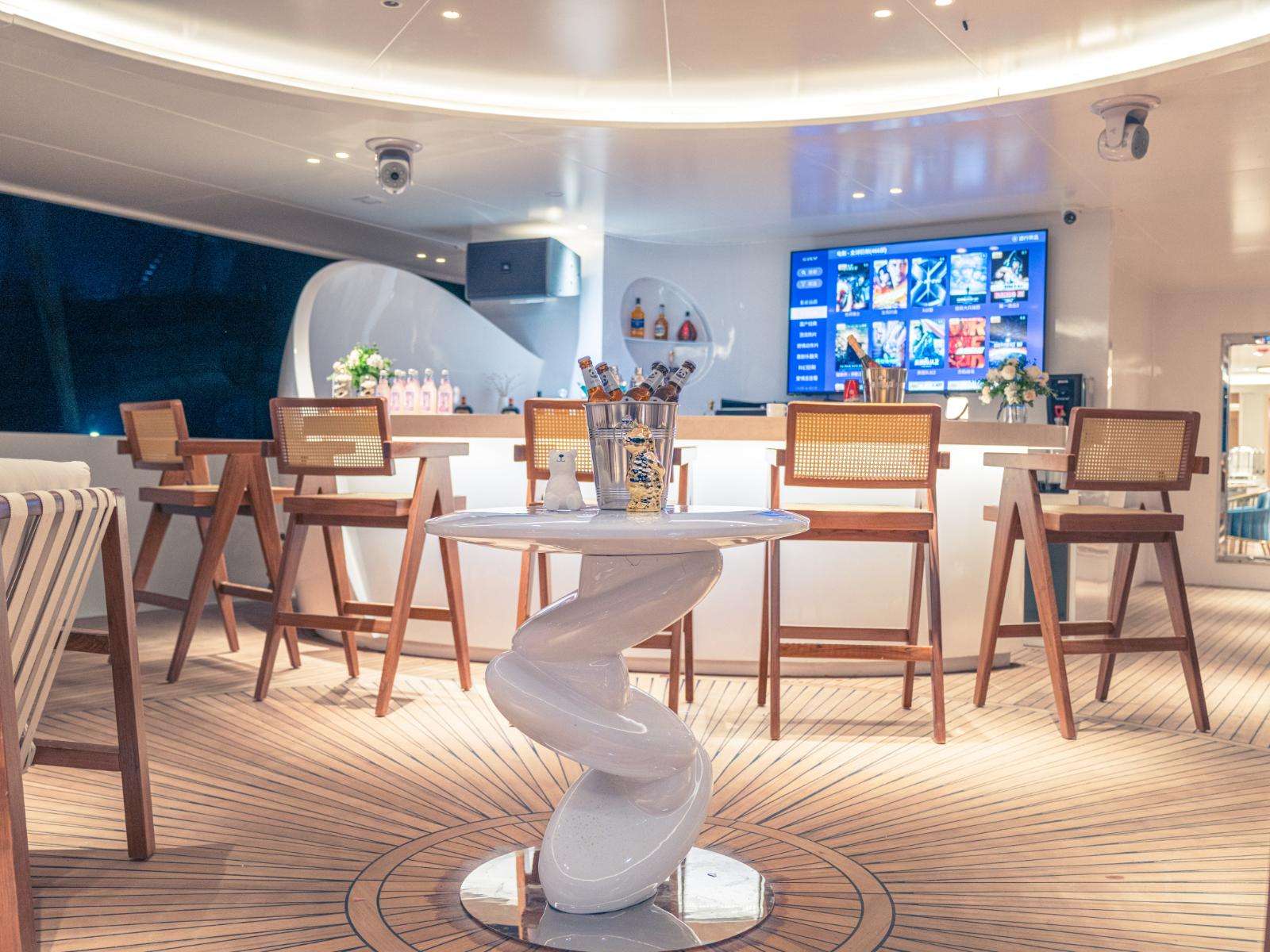 Bar Main Deck