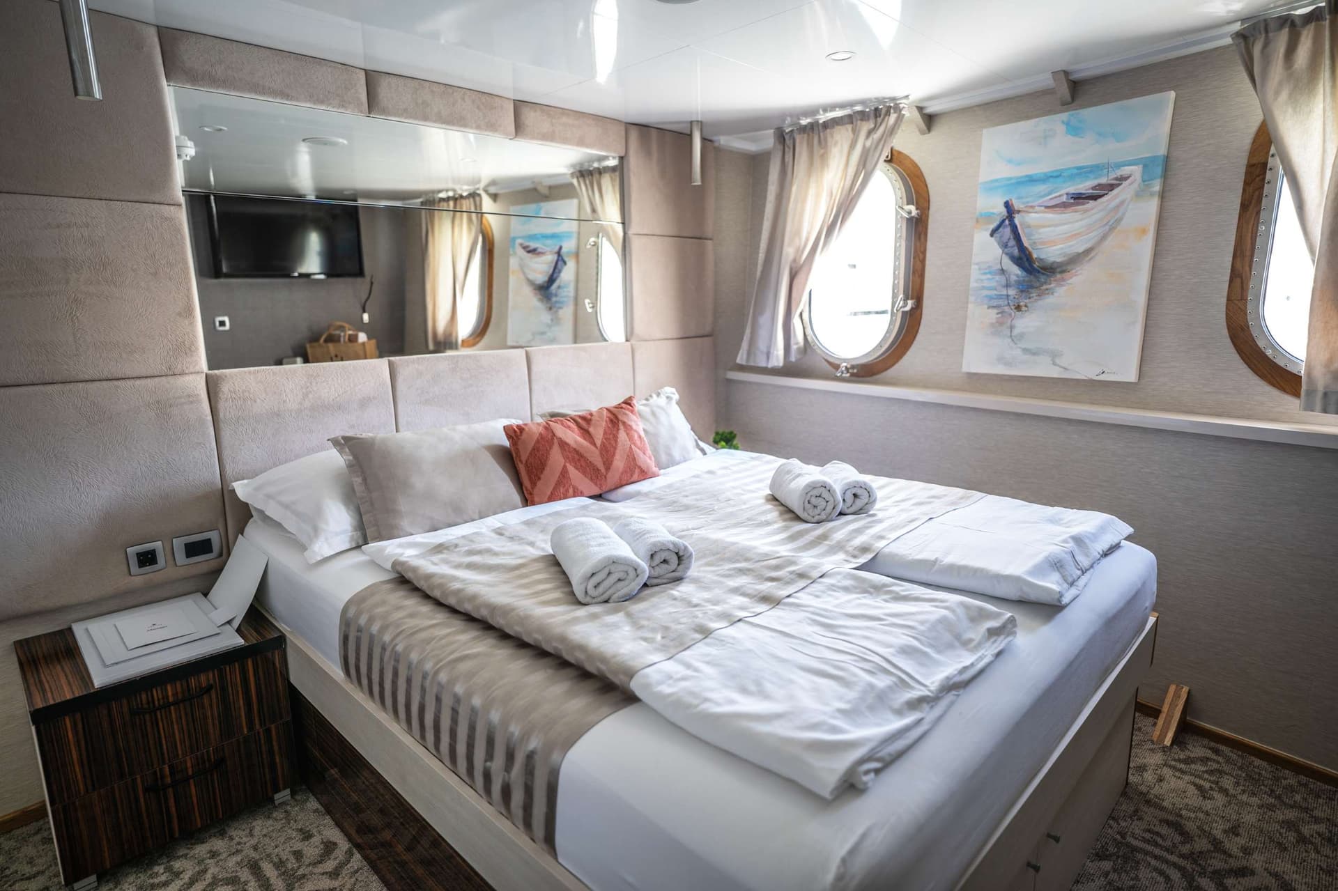 Double Cabin