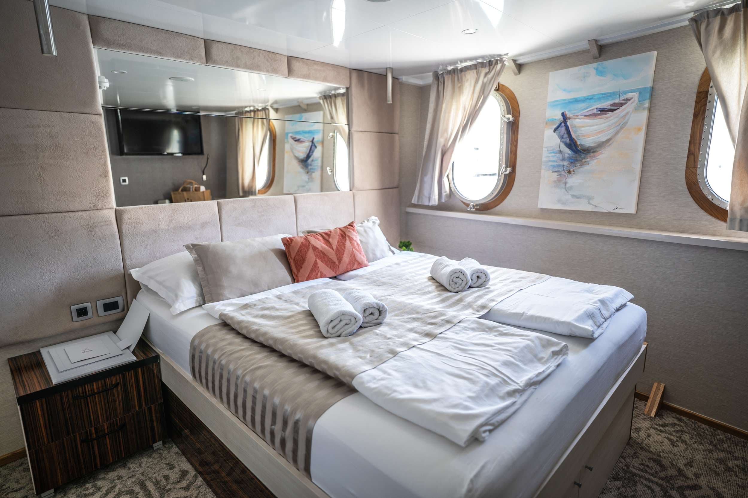 Double Cabin