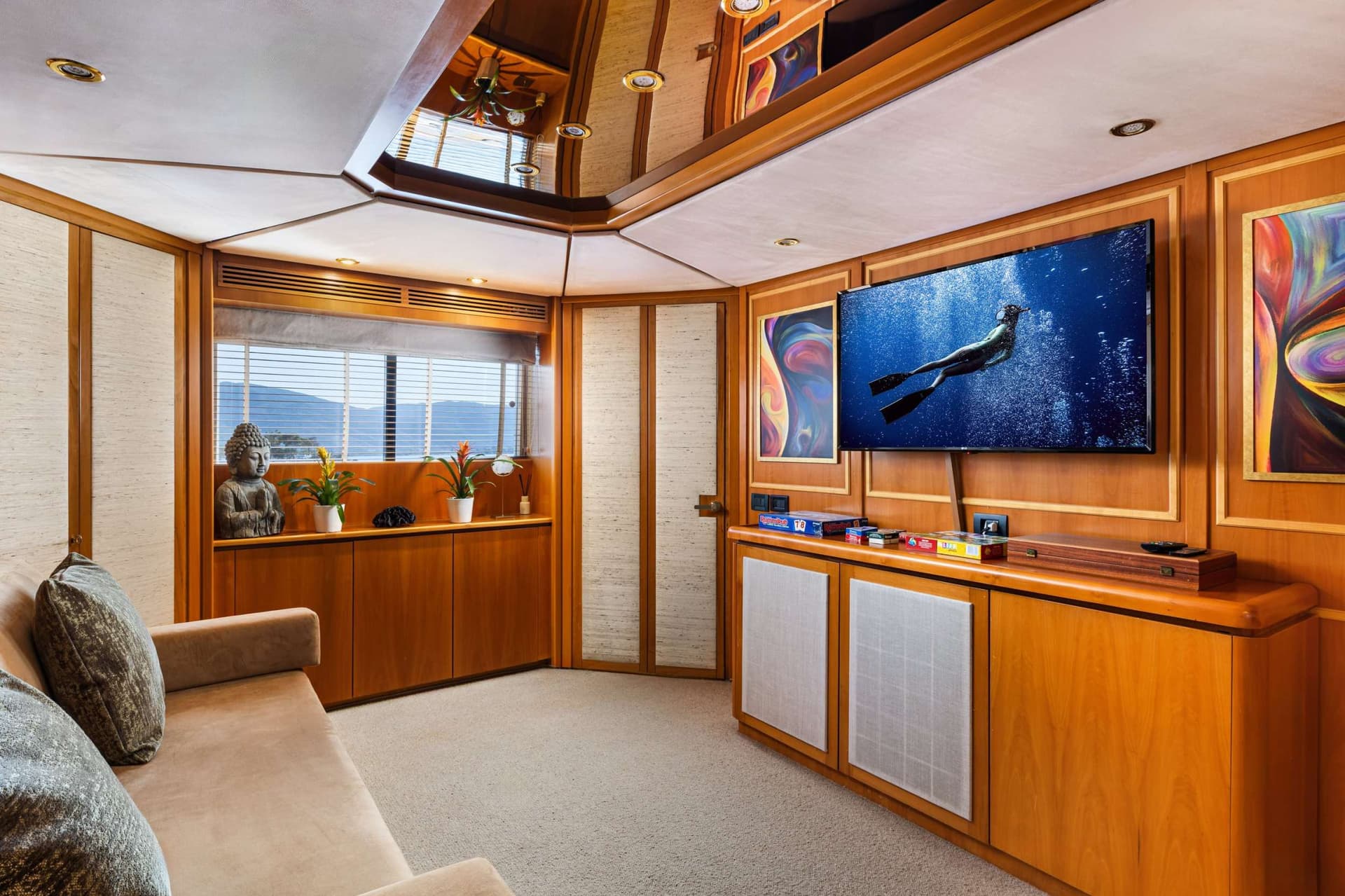 Playroom convertible to twin or double cabin