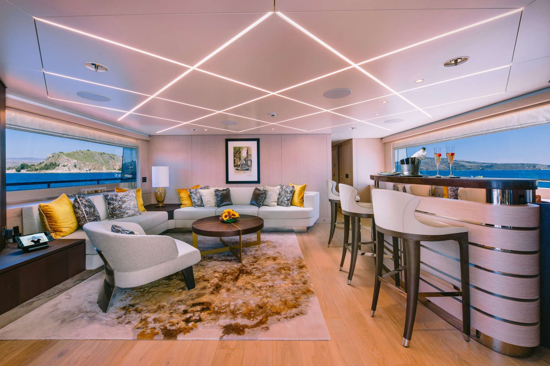 Upper Deck Lounge