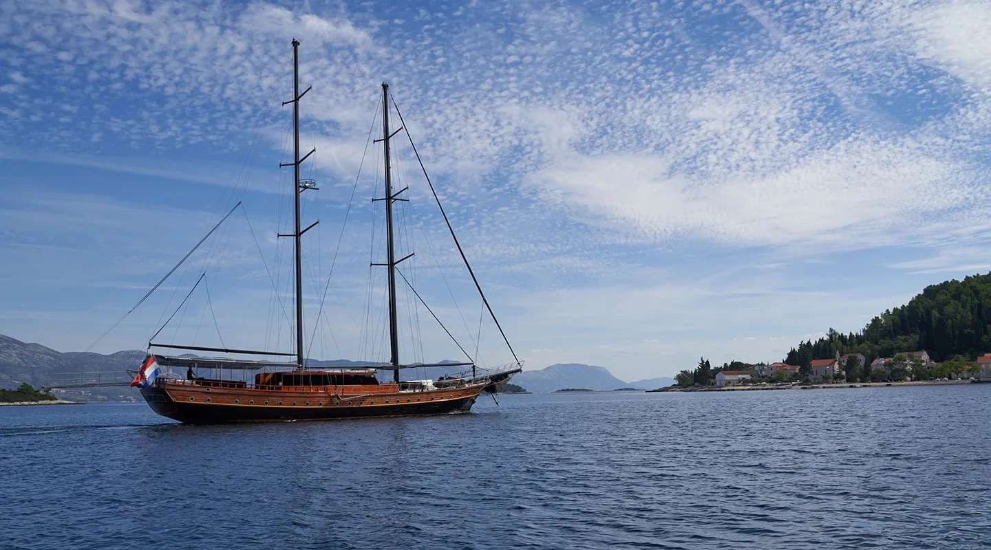 Stella Maris – Custom