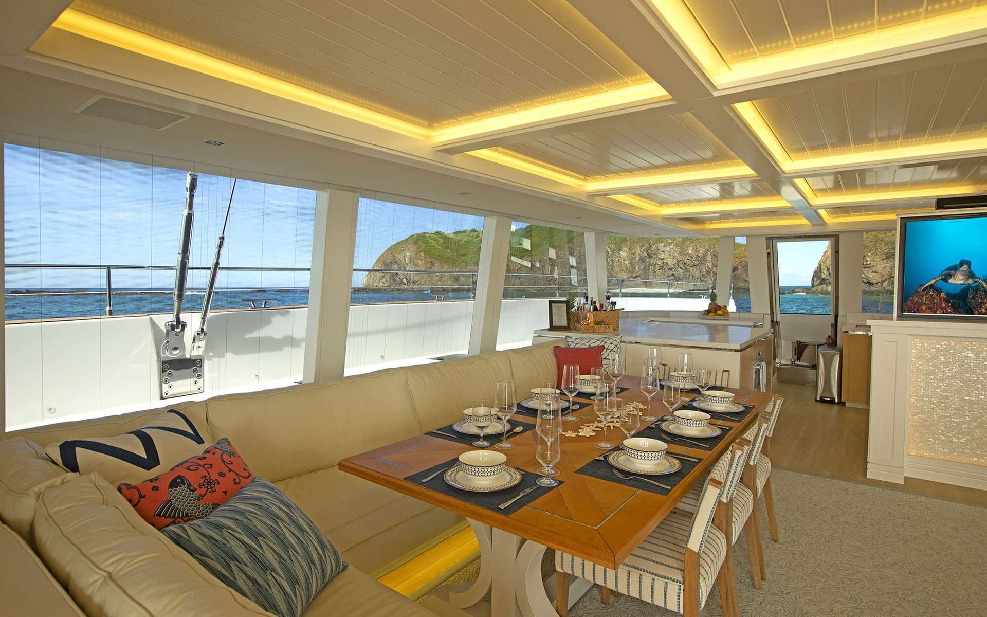 Main salon dining for eight