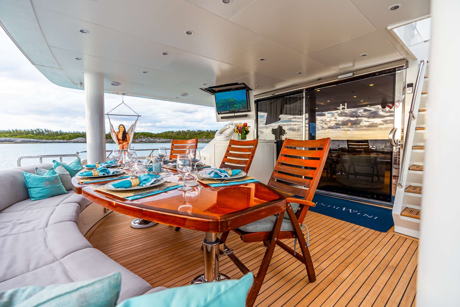 Aft Deck Dining (Seats 8 Guests)