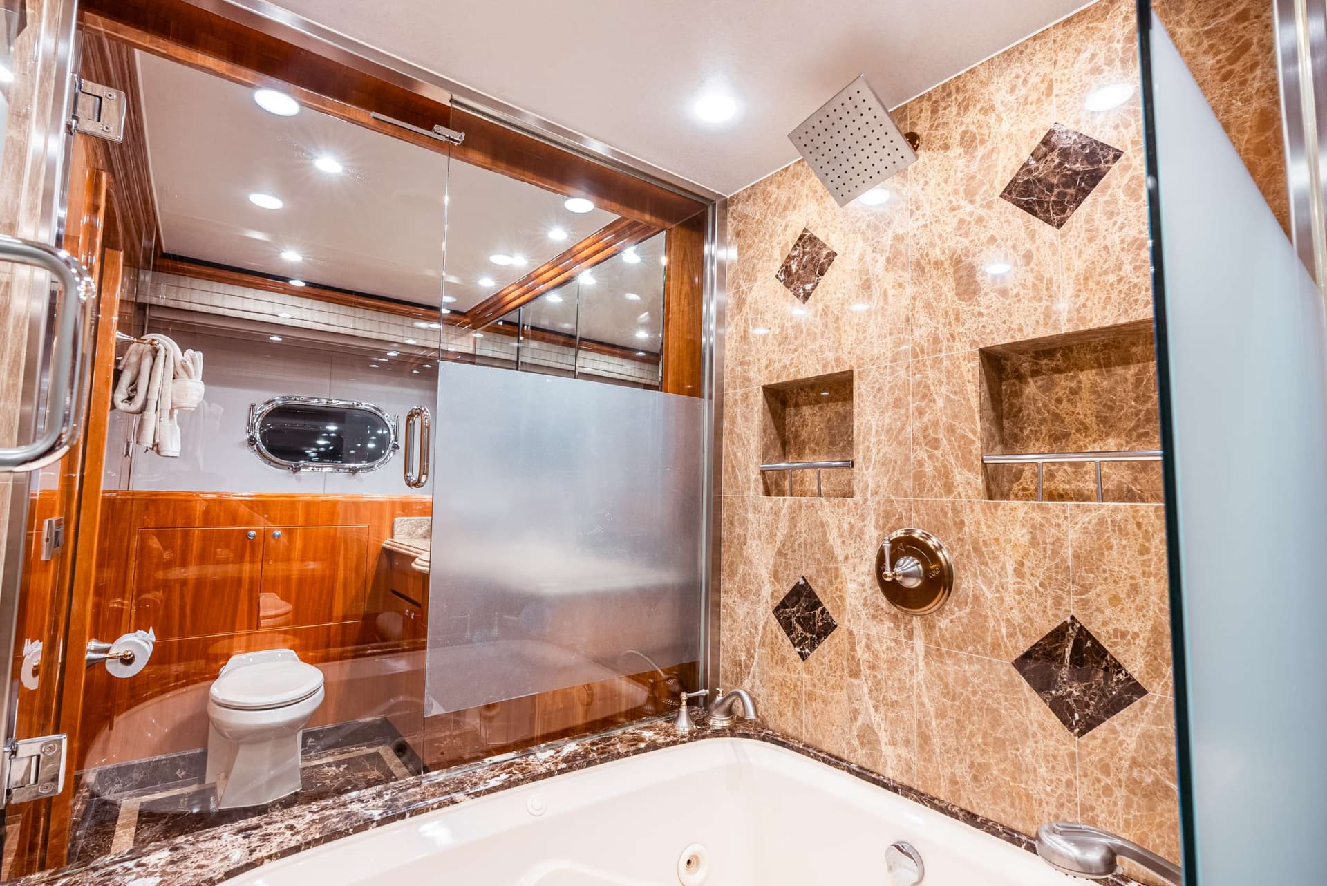 Master Ensuite, his/hers