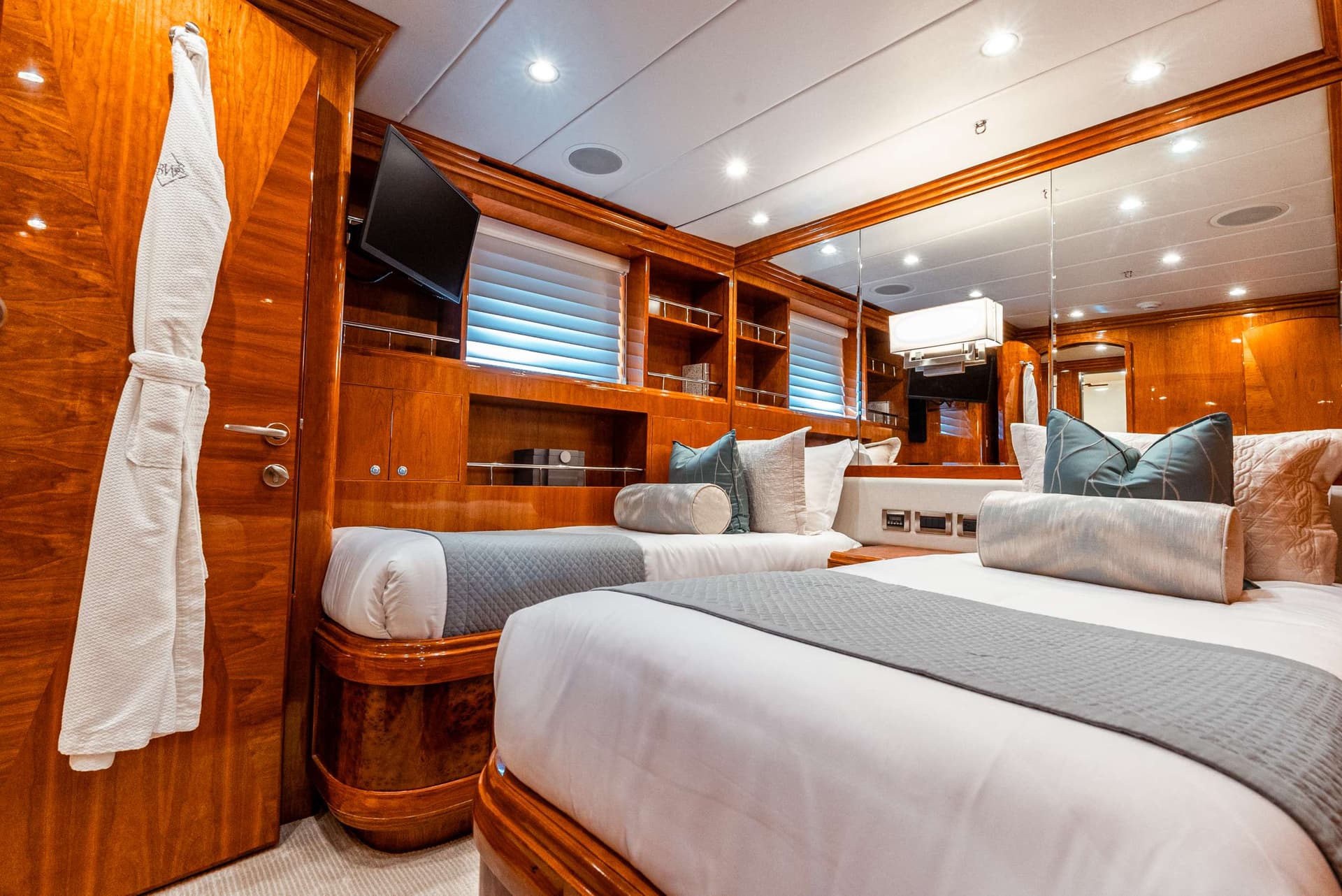 Port Guest Stateroom (Two twin beds convert to a queen + Pullman)