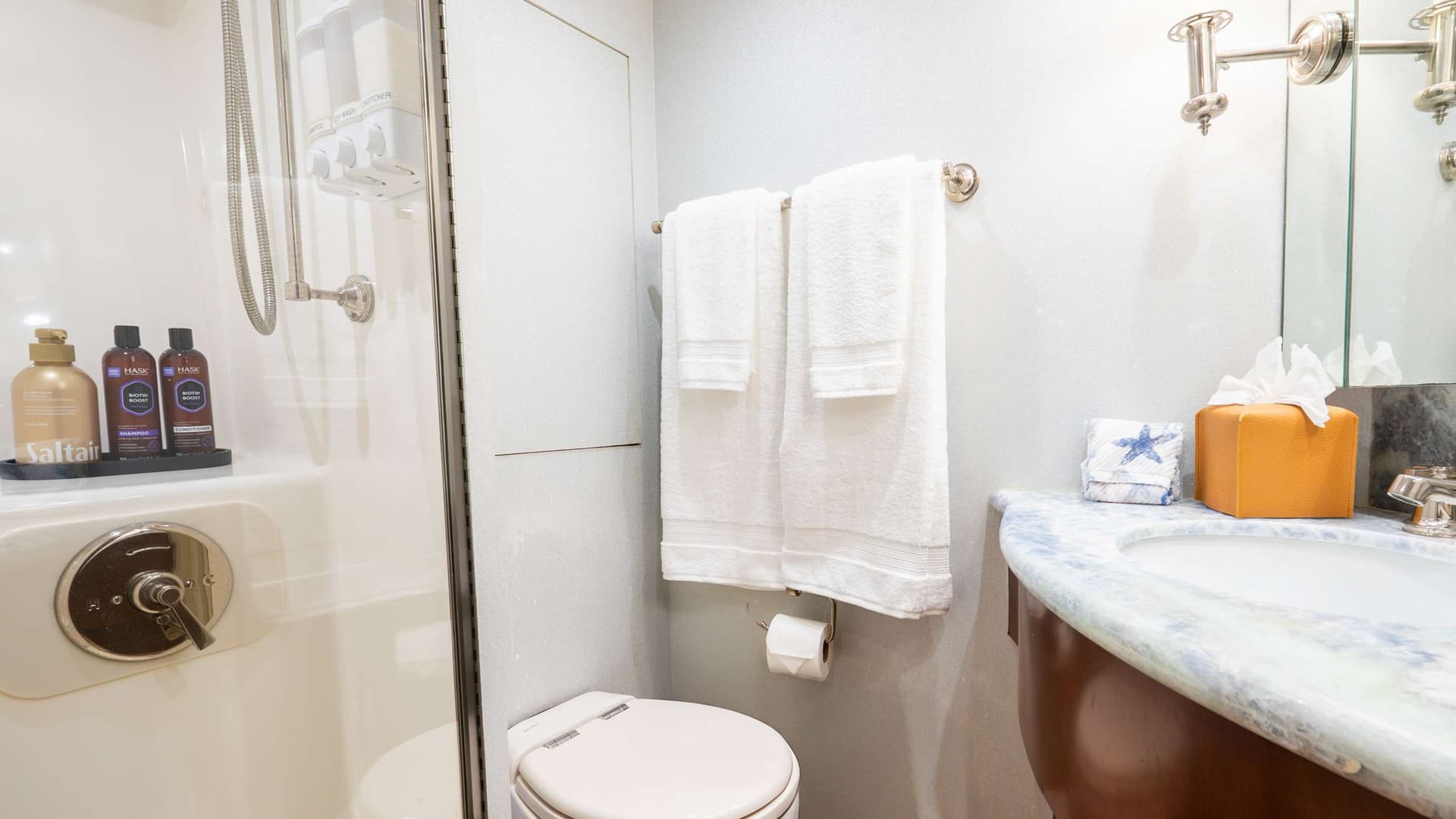 Queen 2 Ensuite