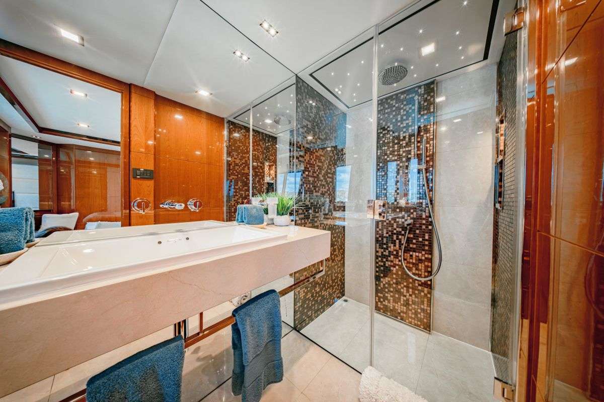 Queen Ensuite