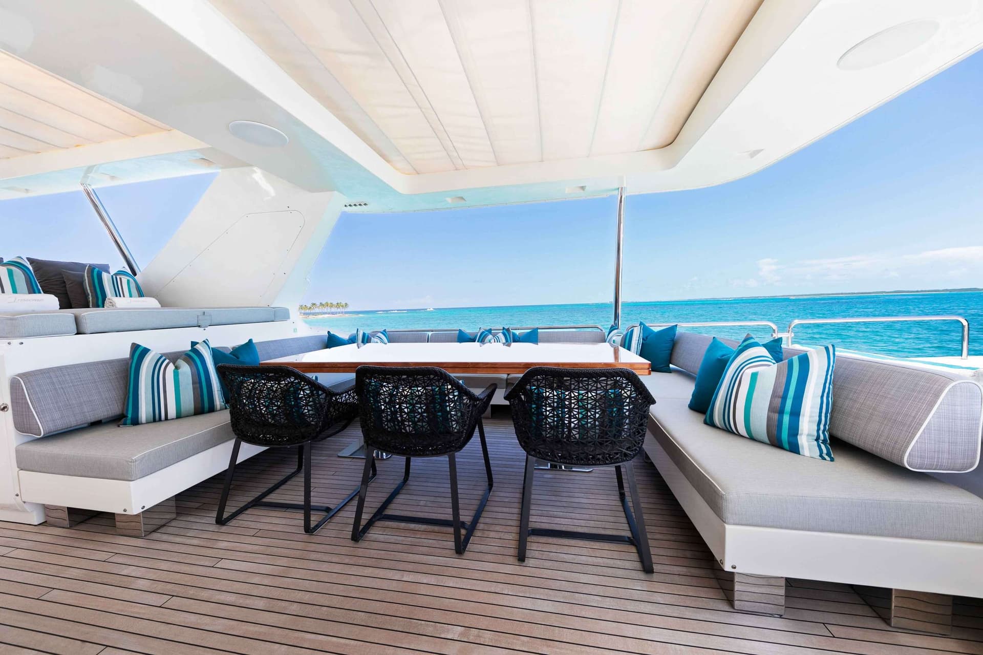 Flybridge Dining