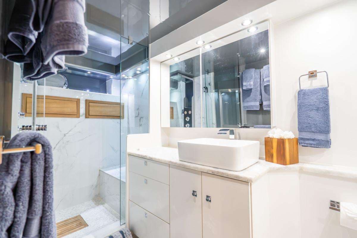 Primary Stateroom en-suite